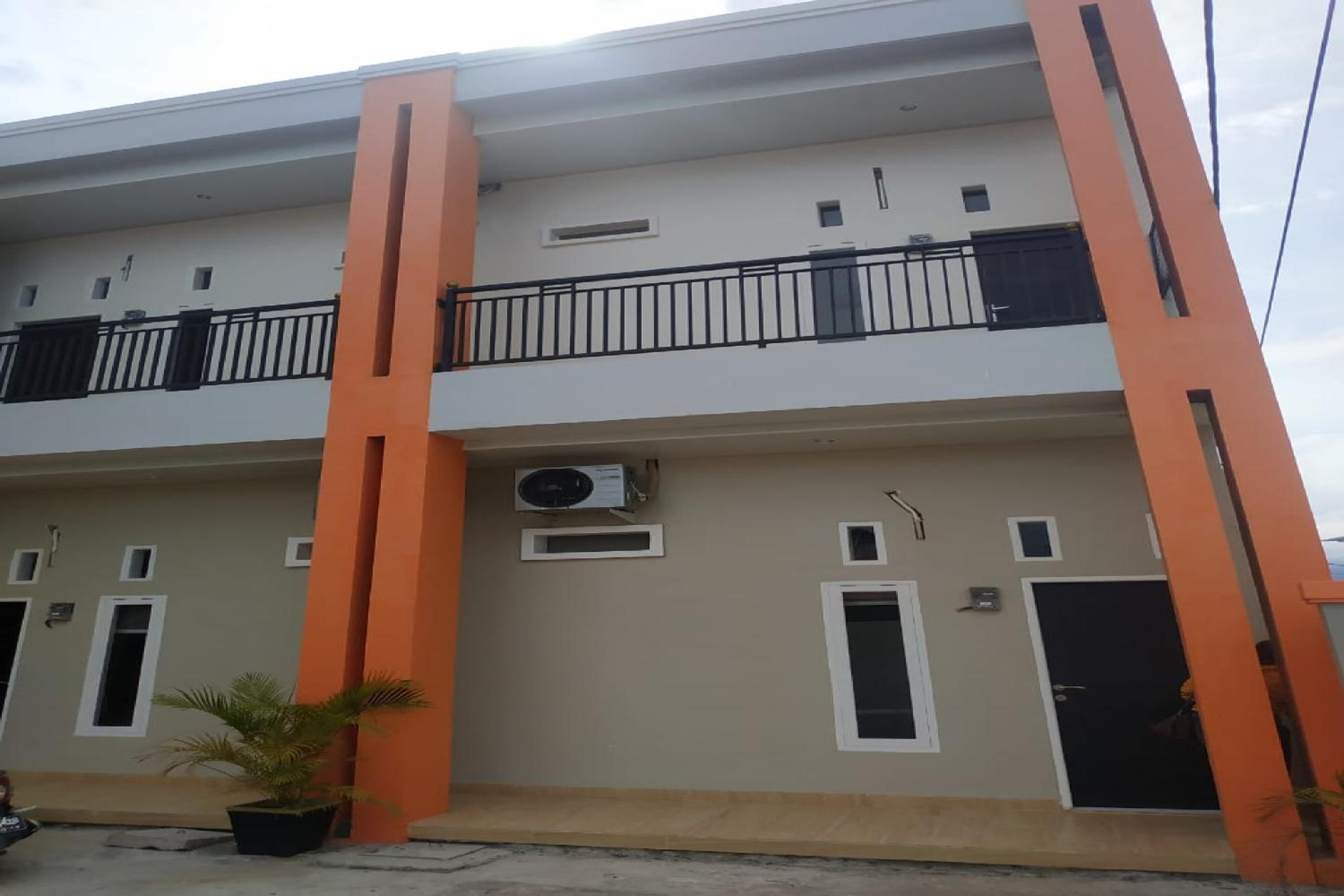 Nietsa Guest House Palu RedPartner view 2