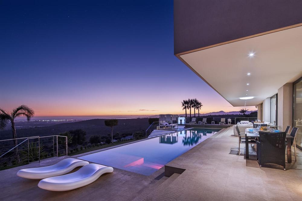 Hotel Eden Roc - Image 1