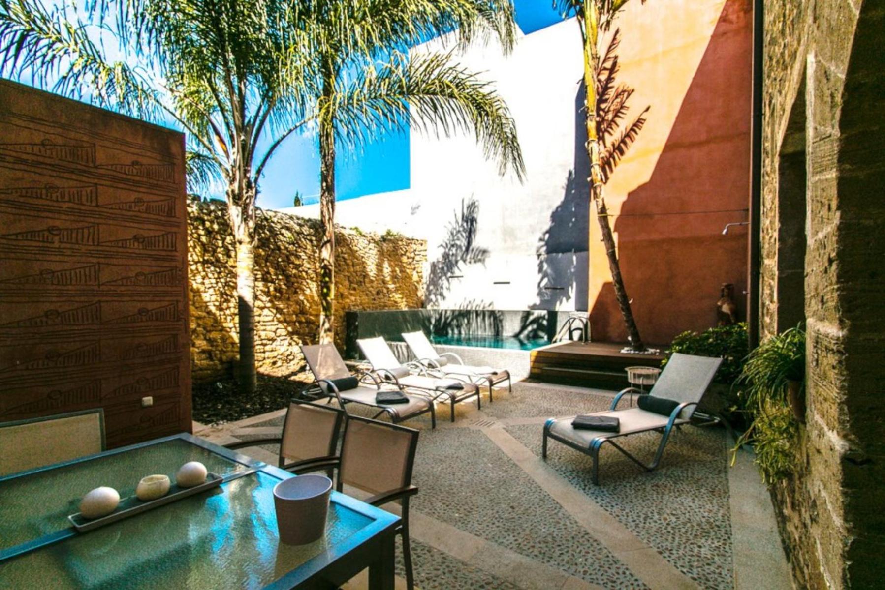 Hotel Casa Murallas para 6 con piscina en Alcudia cerca de playas - Image 1