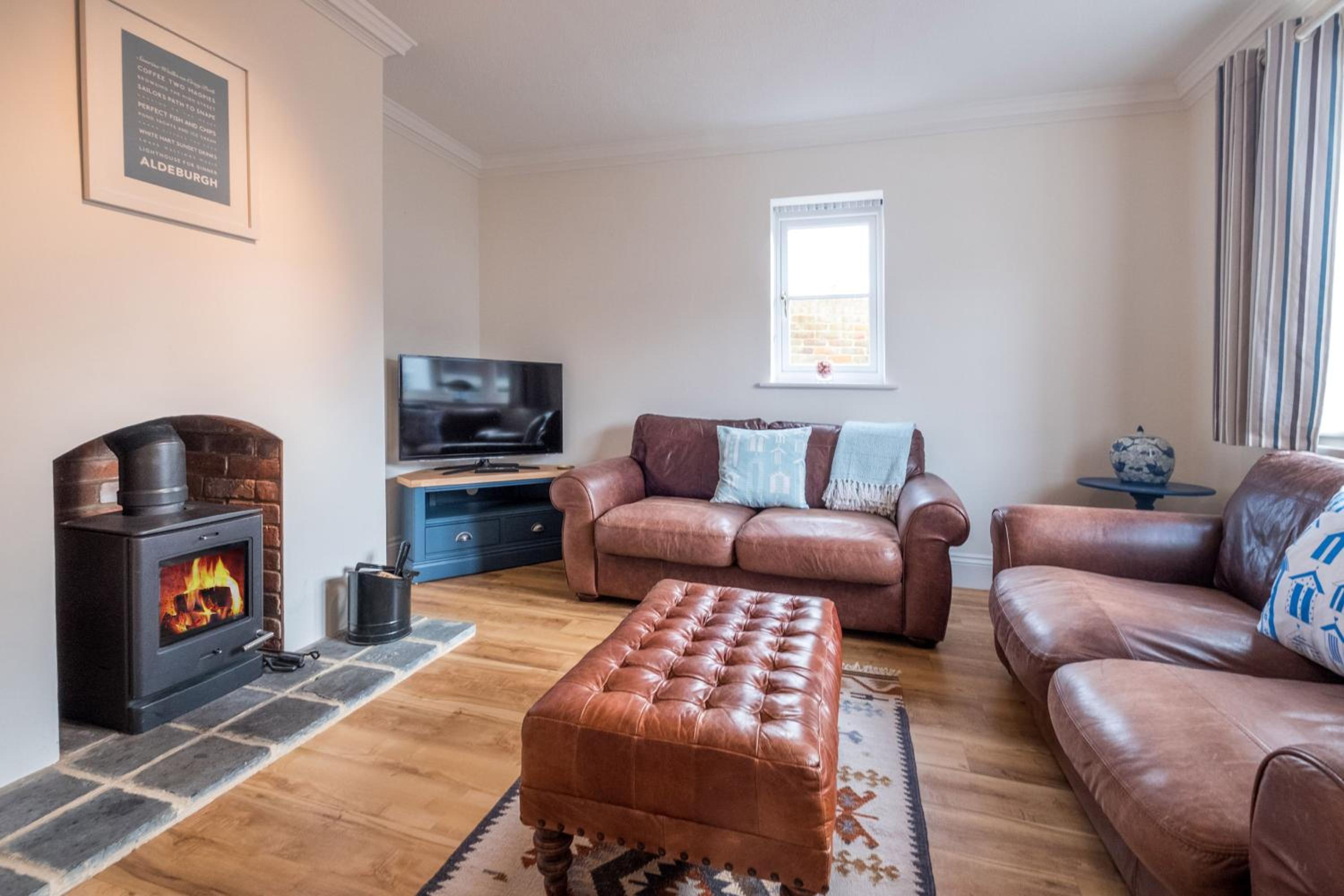 April Cottage, Aldeburgh - Close to Aldeburgh beach and High Street - Managed by Aldeburgh Coastal Cottages view 5