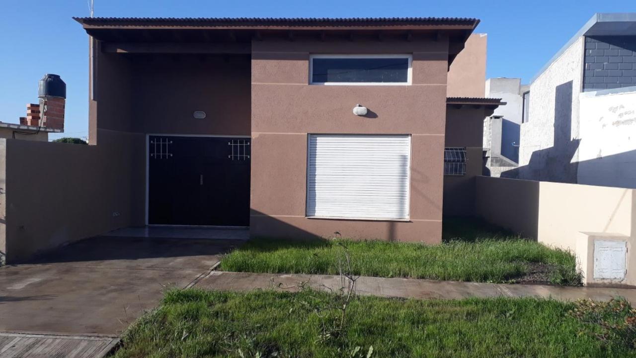 Casa F.U.Camet a 50 mts del mar y 100 mts playa