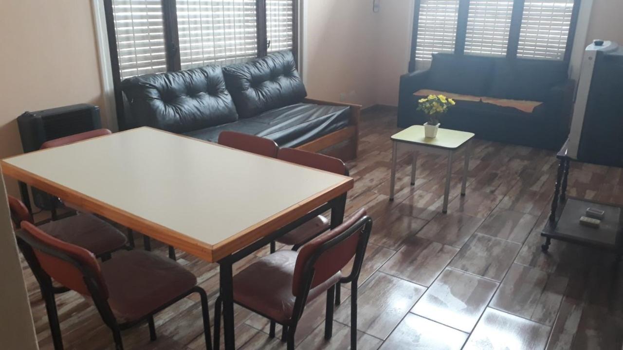Casa F.U.Camet a 50 mts del mar y 100 mts playa
