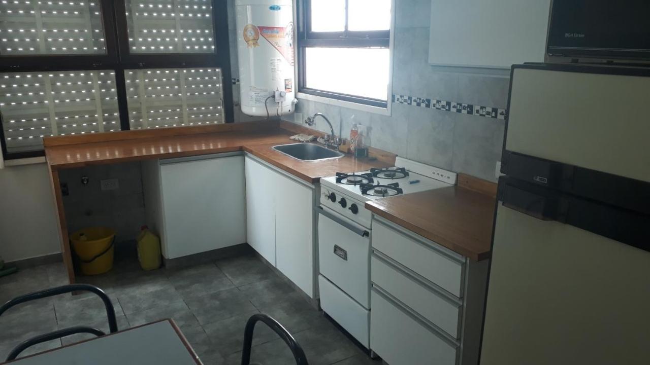 Casa F.U.Camet a 50 mts del mar y 100 mts playa