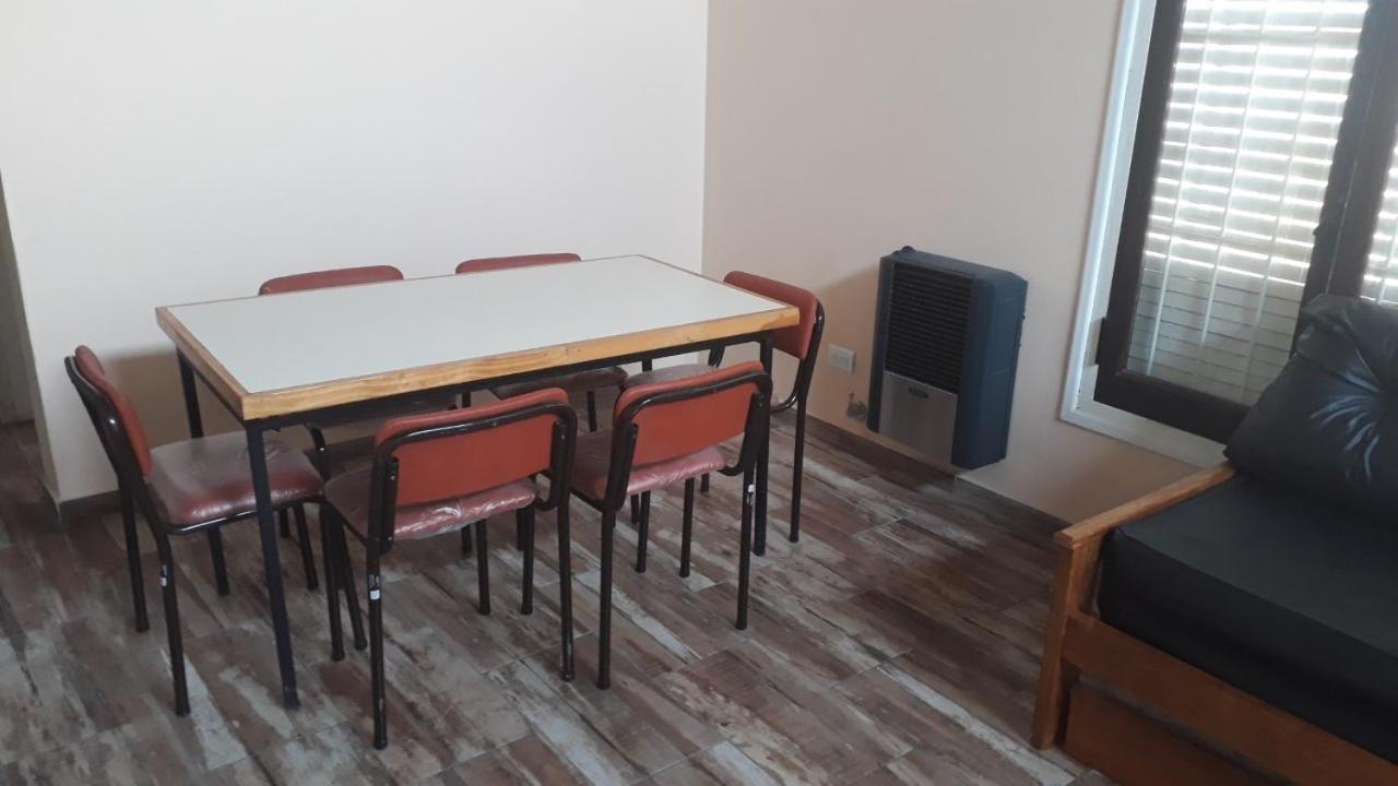 Casa F.U.Camet a 50 mts del mar y 100 mts playa