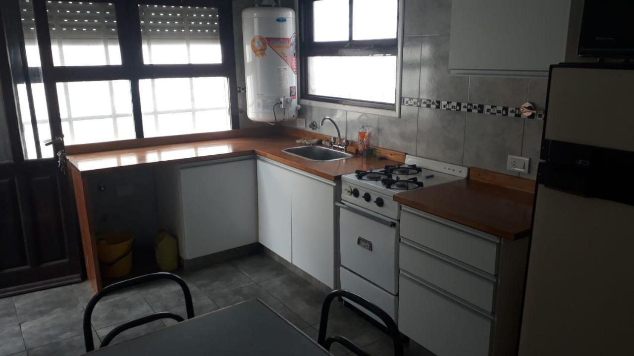 Casa F.U.Camet a 50 mts del mar y 100 mts playa