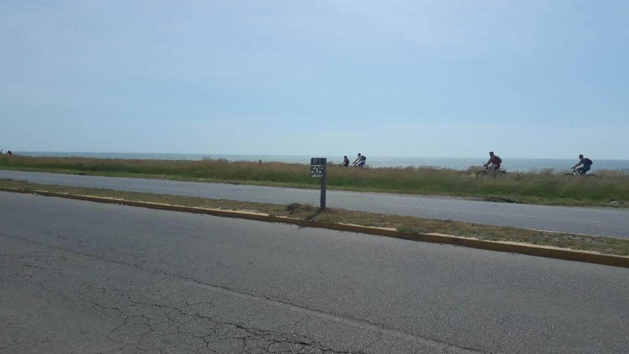 Casa F.U.Camet a 50 mts del mar y 100 mts playa