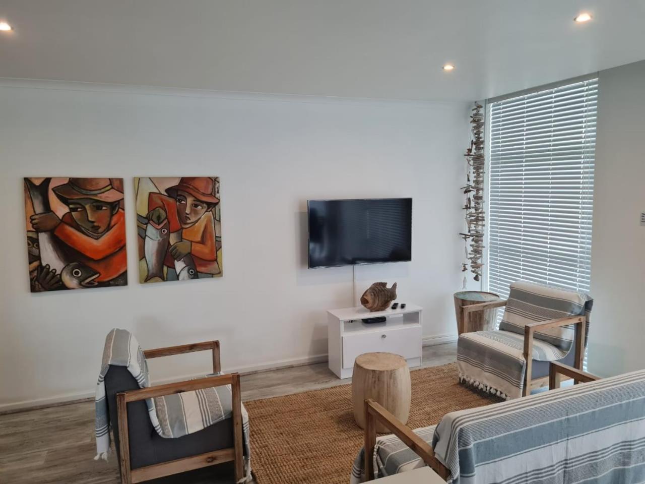 Point Village Accommodation - Santos 23