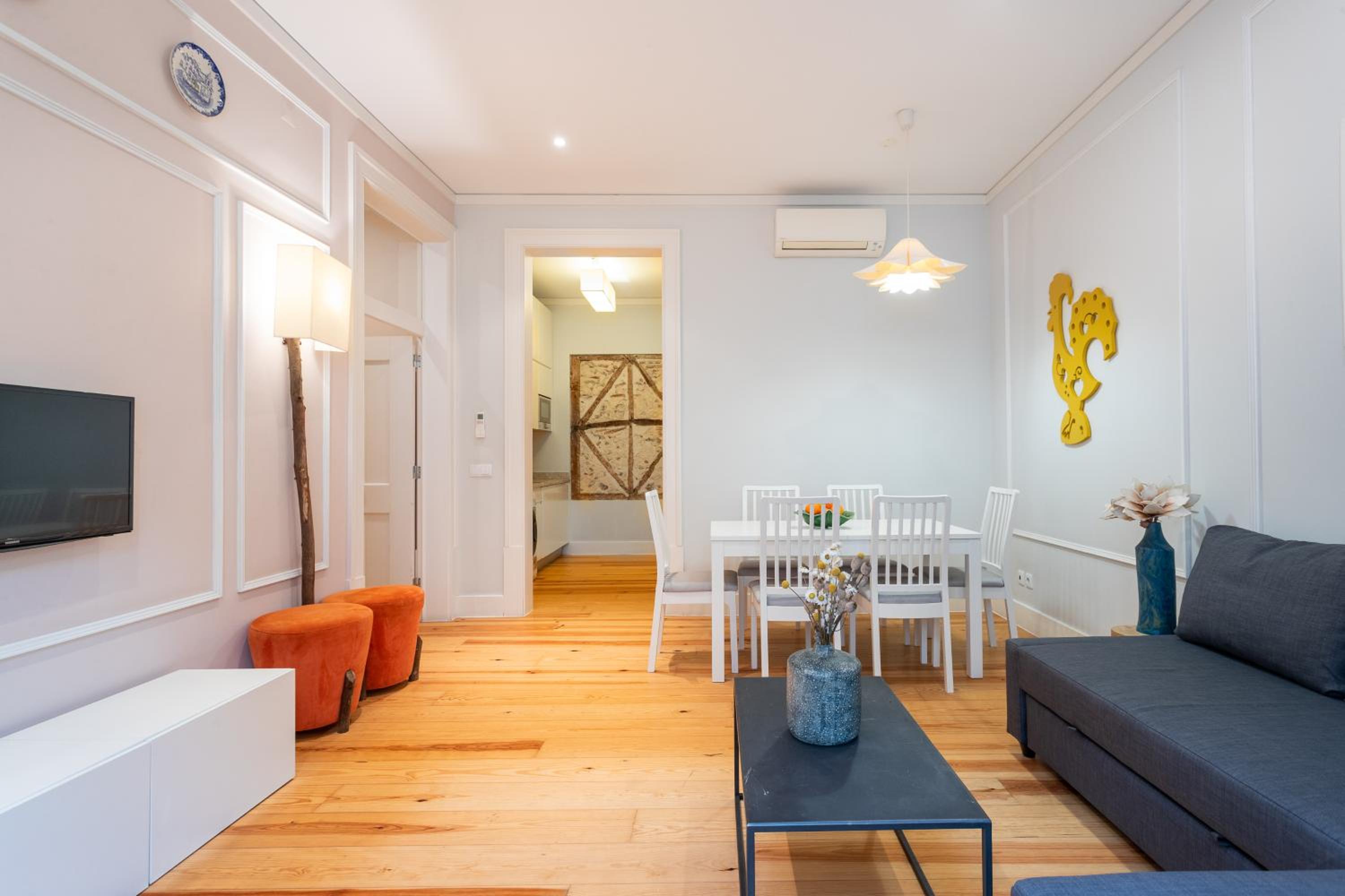 Baixa Cozy 2BR with AC - by LU Holidays view 5