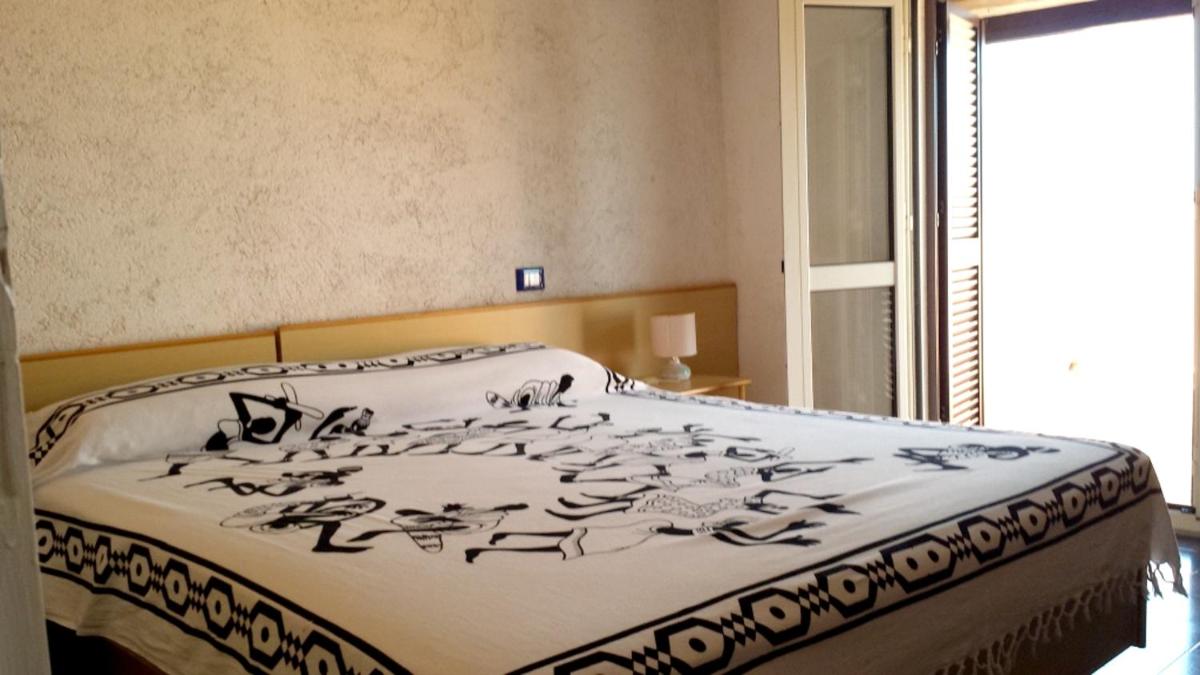 3 bedrooms appartement at Olbia 300 m away from the beach with sea view and enclosed garden