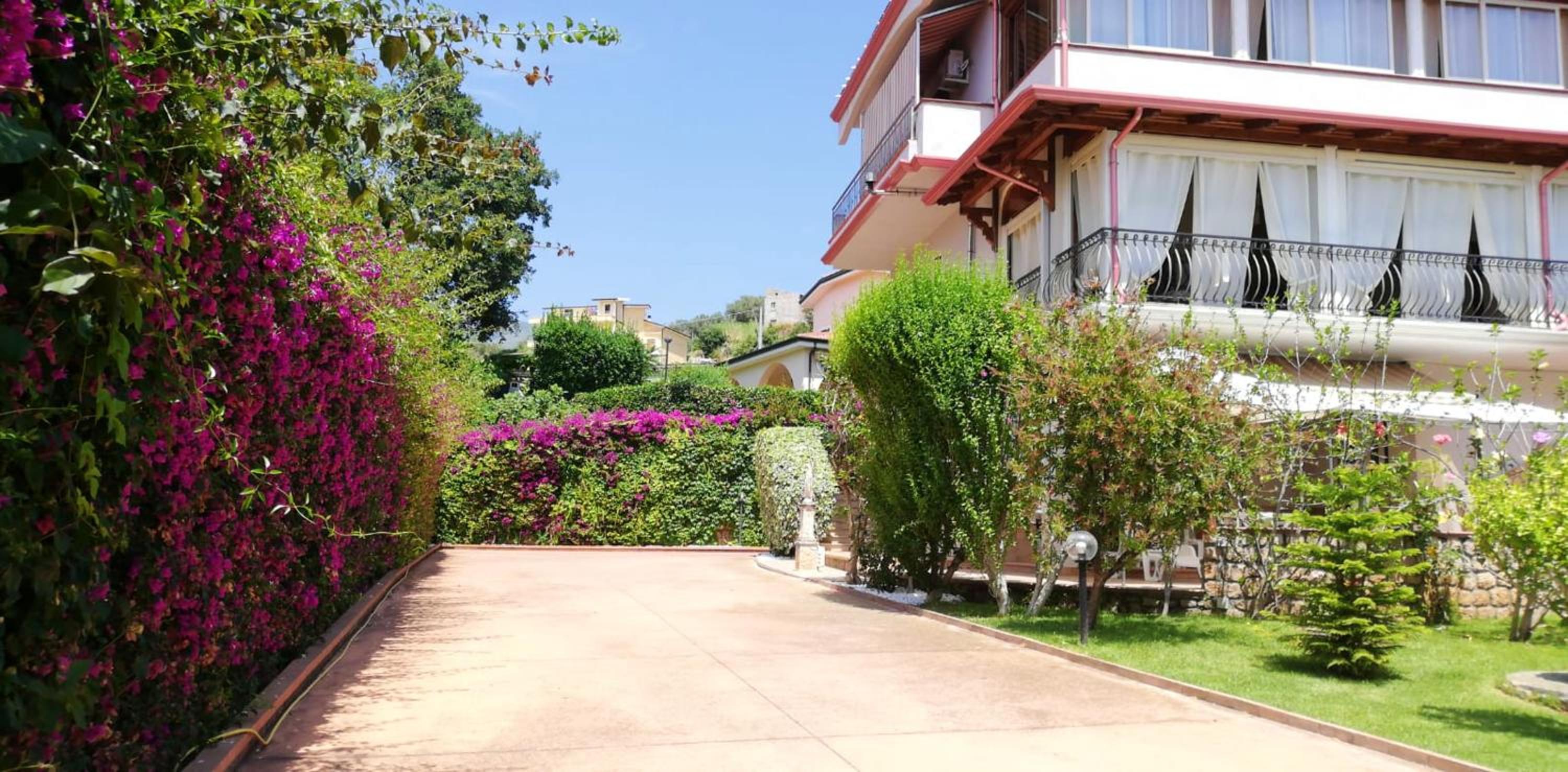 Cozy apartment in Diamante 80 sqm + terrace view 2