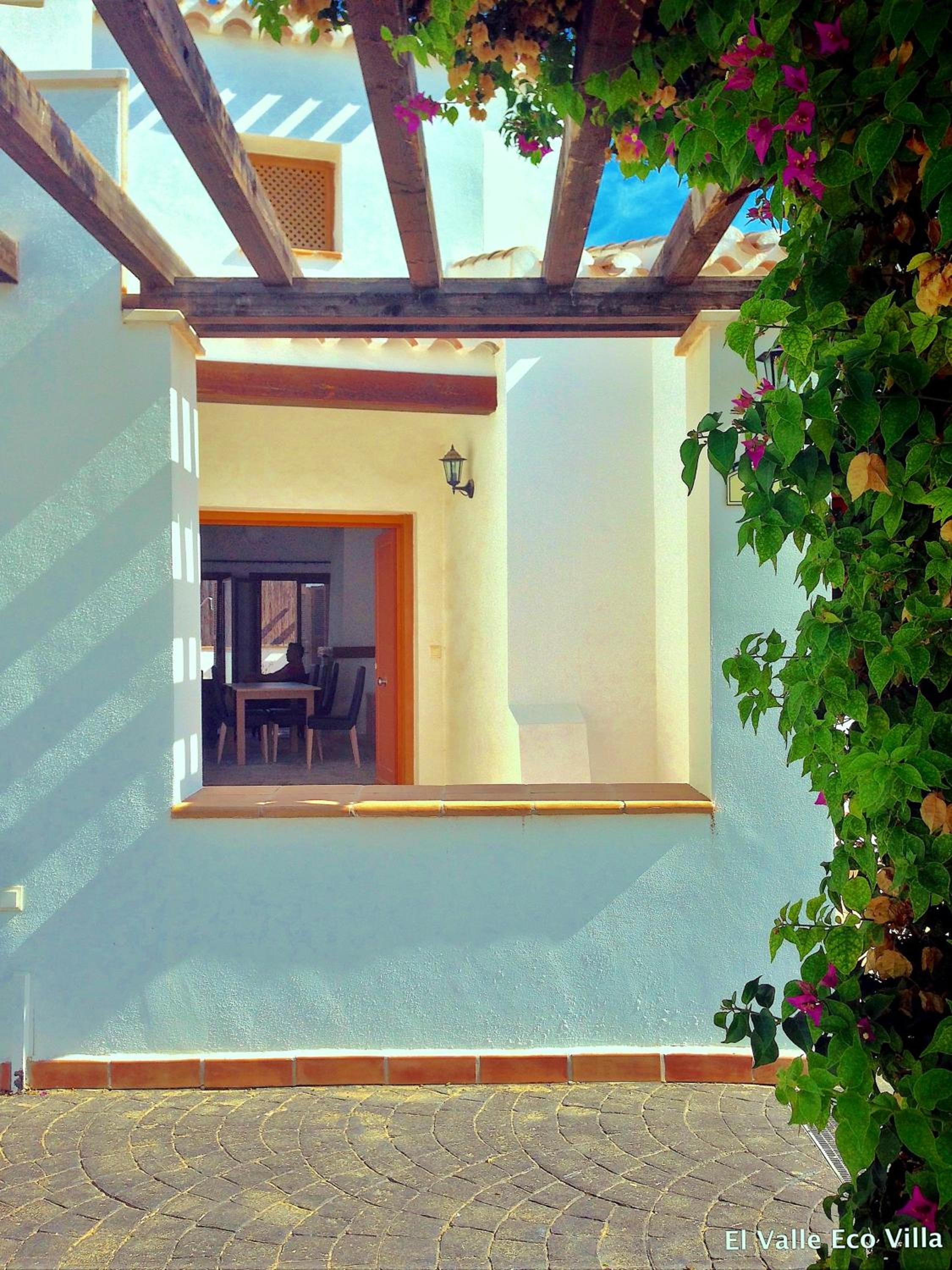 Elegant villa near Murcia with heated private pool