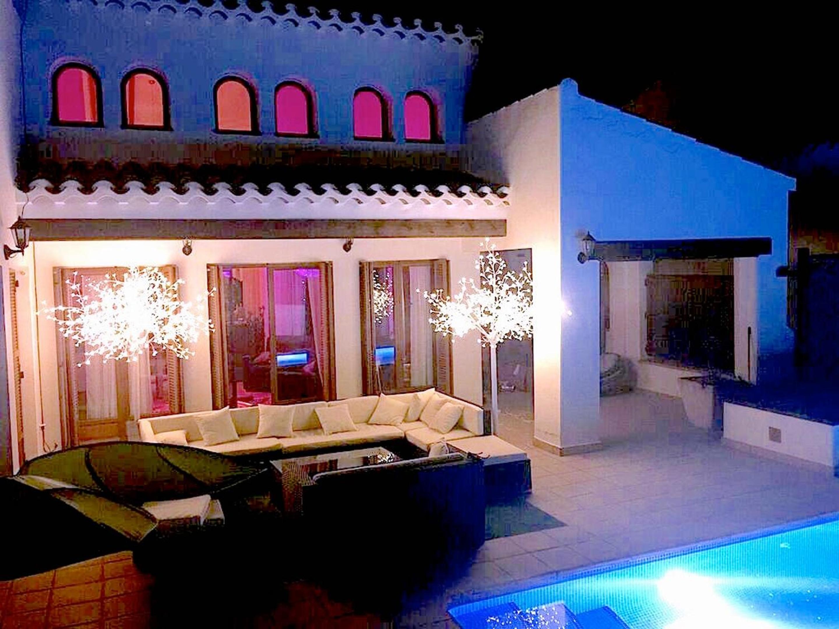 Elegant villa near Murcia with heated private pool
