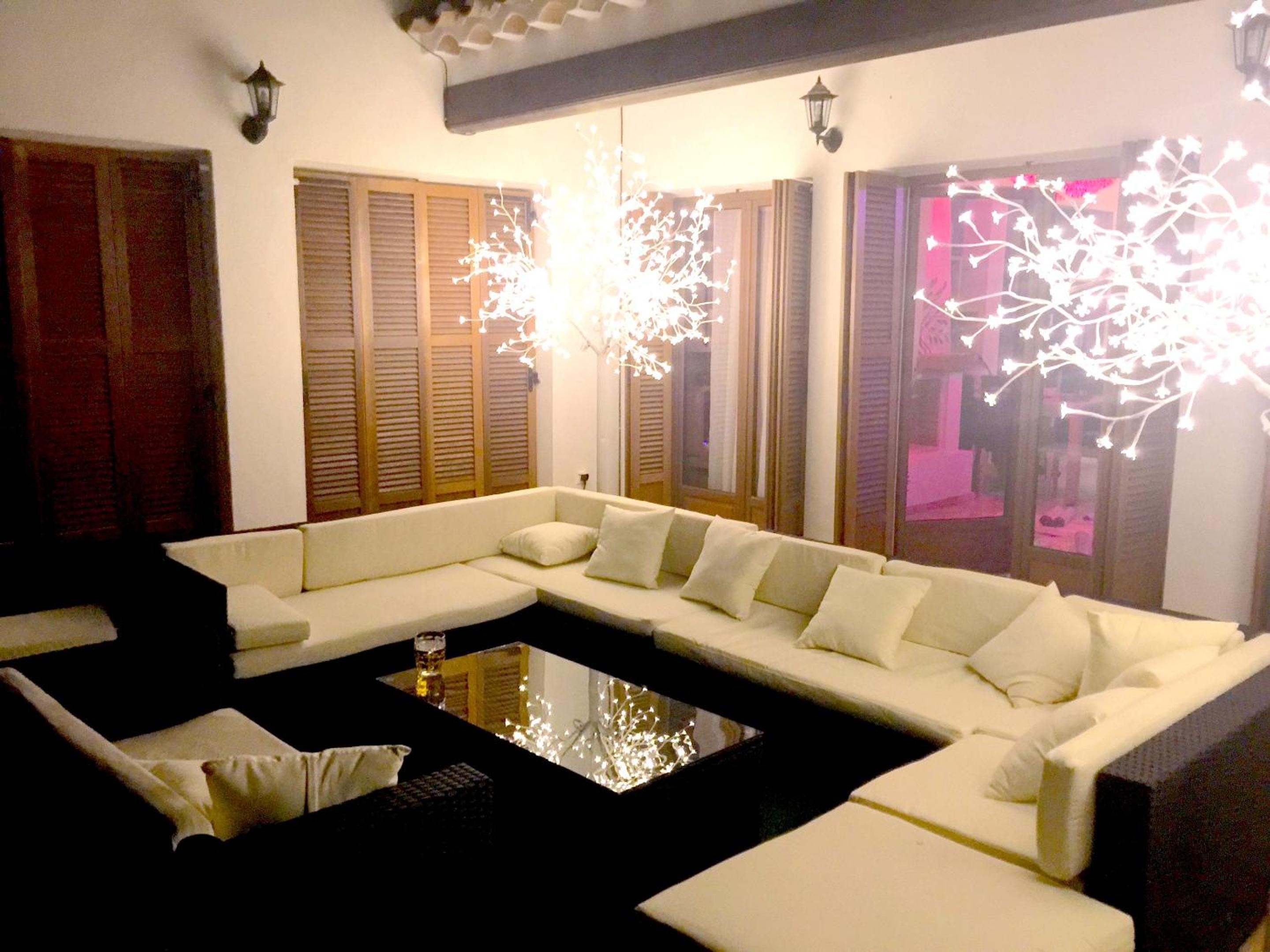 Elegant villa near Murcia with heated private pool