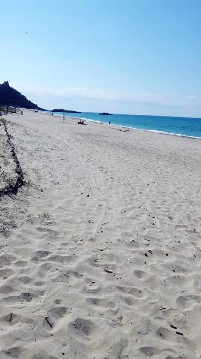 Studio with enclosed garden and wifi at Petrosa 5 km away from the beach