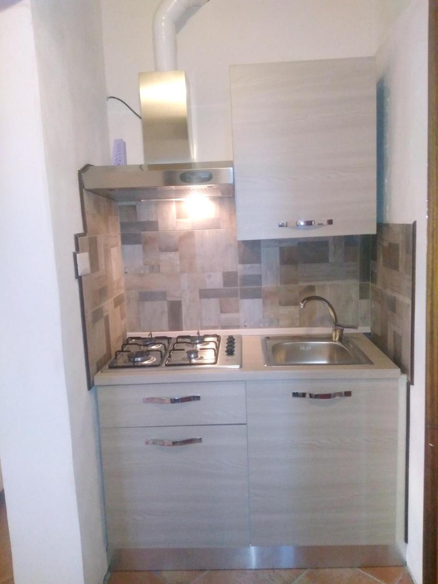 One bedroom appartement with sea view shared pool and furnished terrace at Reitano 5 km away from the beach