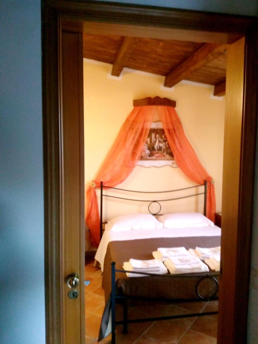 One bedroom appartement with sea view shared pool and furnished terrace at Reitano 5 km away from the beach