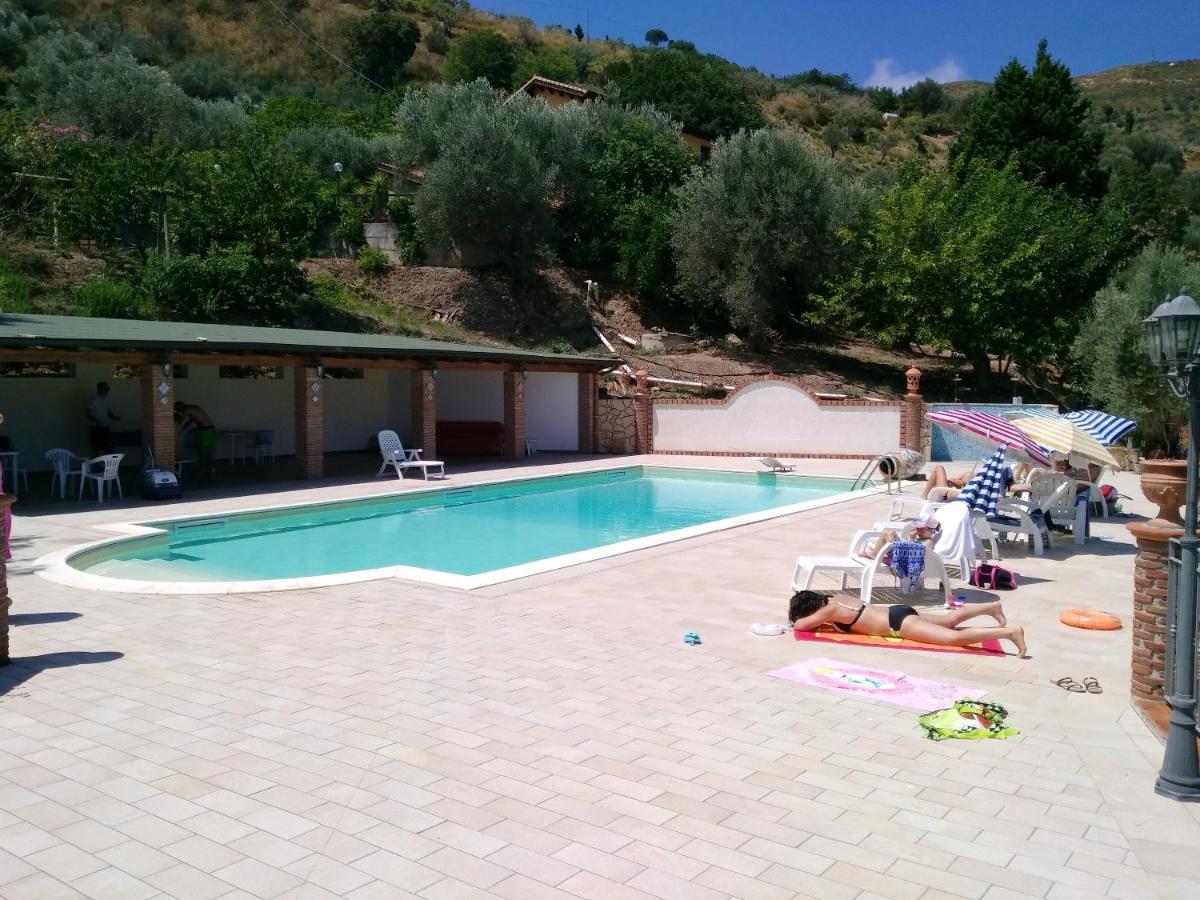 One bedroom appartement with sea view shared pool and furnished terrace at Reitano 5 km away from the beach