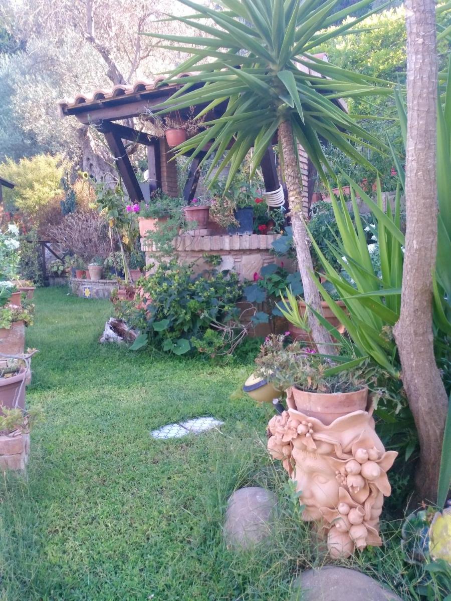 One bedroom appartement with sea view shared pool and furnished terrace at Reitano 5 km away from the beach