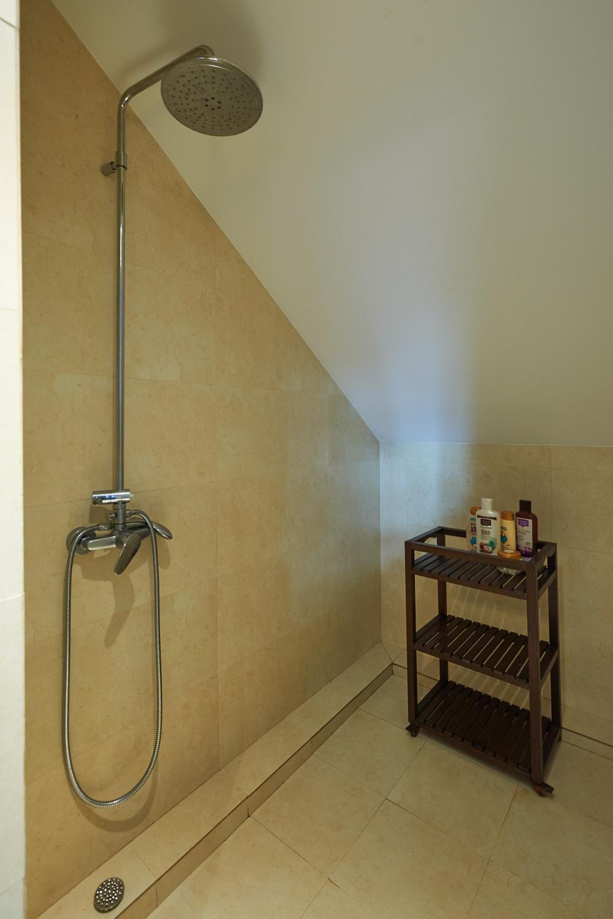 Spacious apartment in Estoril with private garden, 120 m²