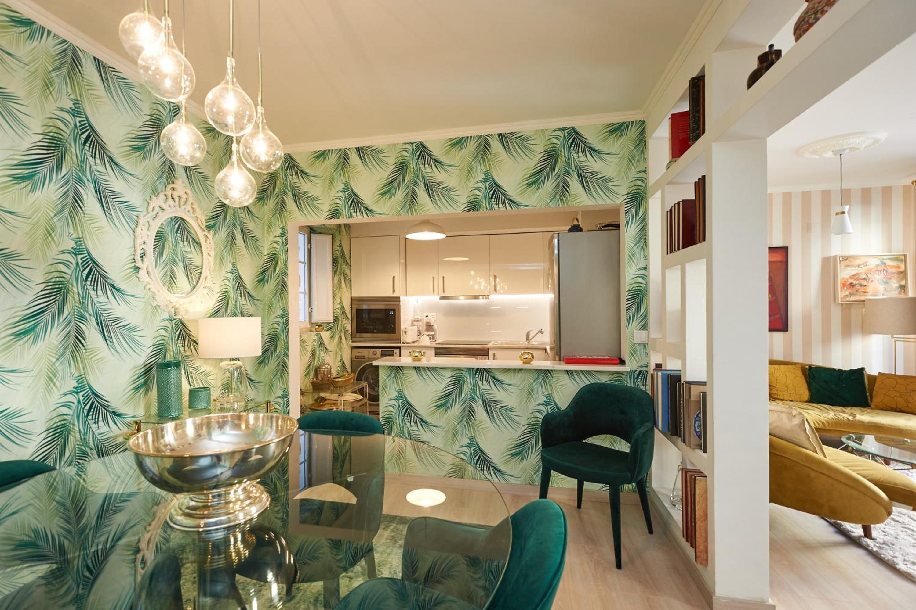 Spacious apartment in Estoril with private garden, 120 m²