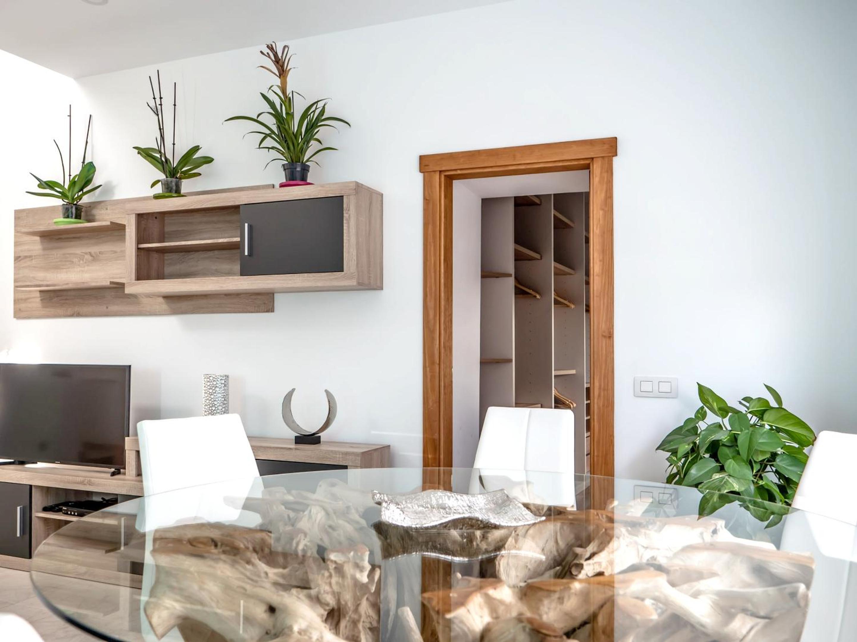 Comfortable House in Tías with Free Parking