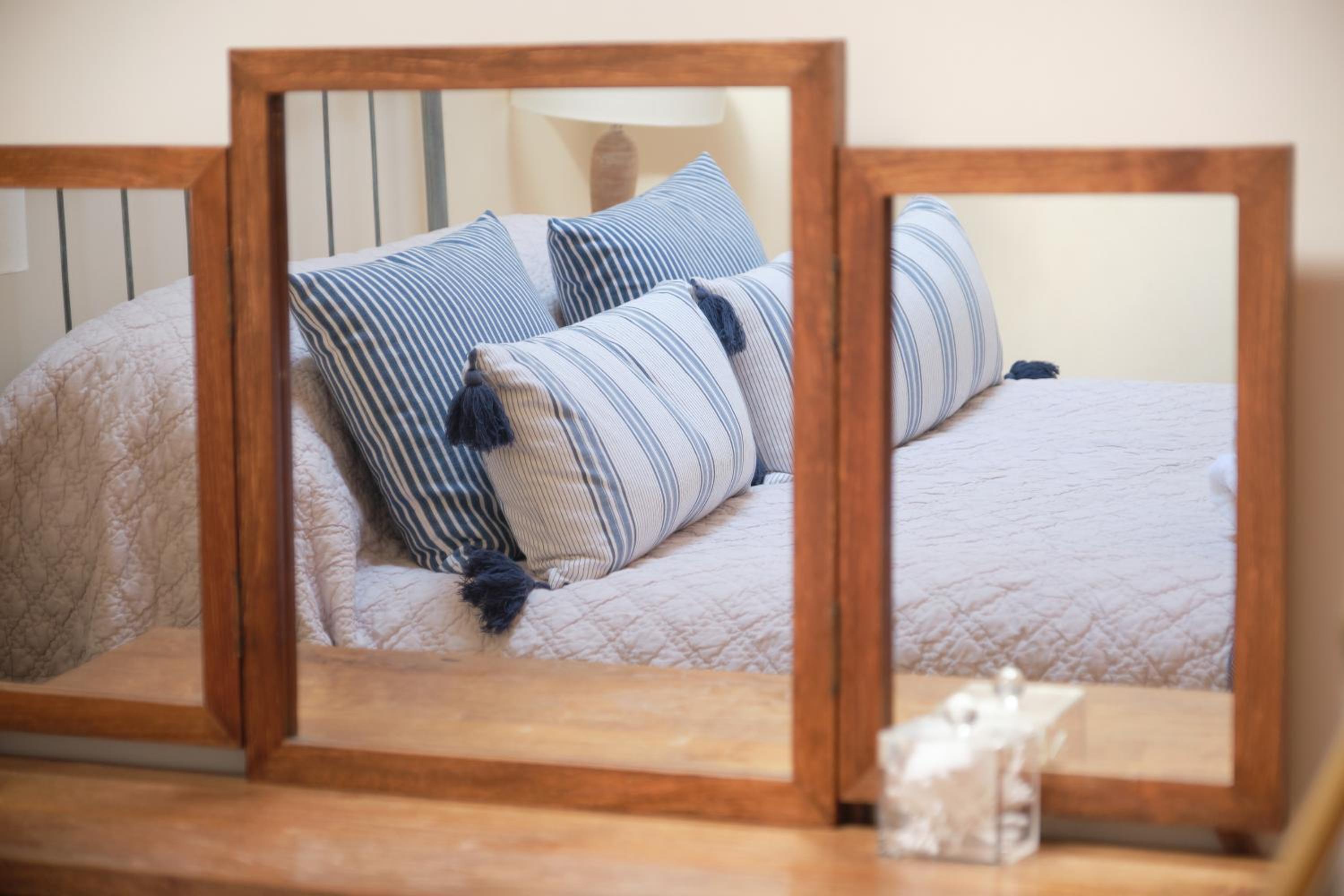 Barn Owl Lodge at Millfields Farm Cottages view 5
