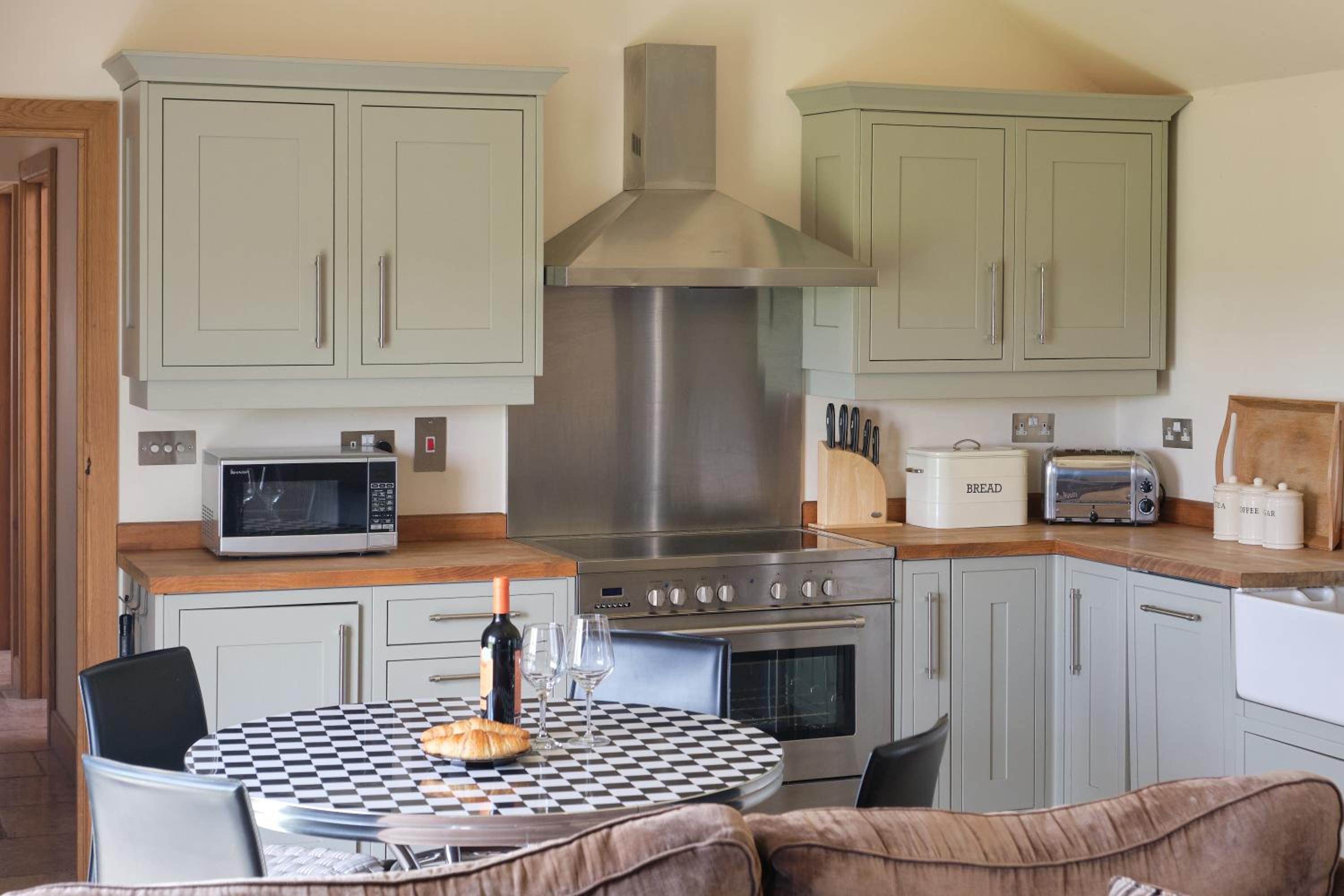 Barn Owl Lodge at Millfields Farm Cottages view 4