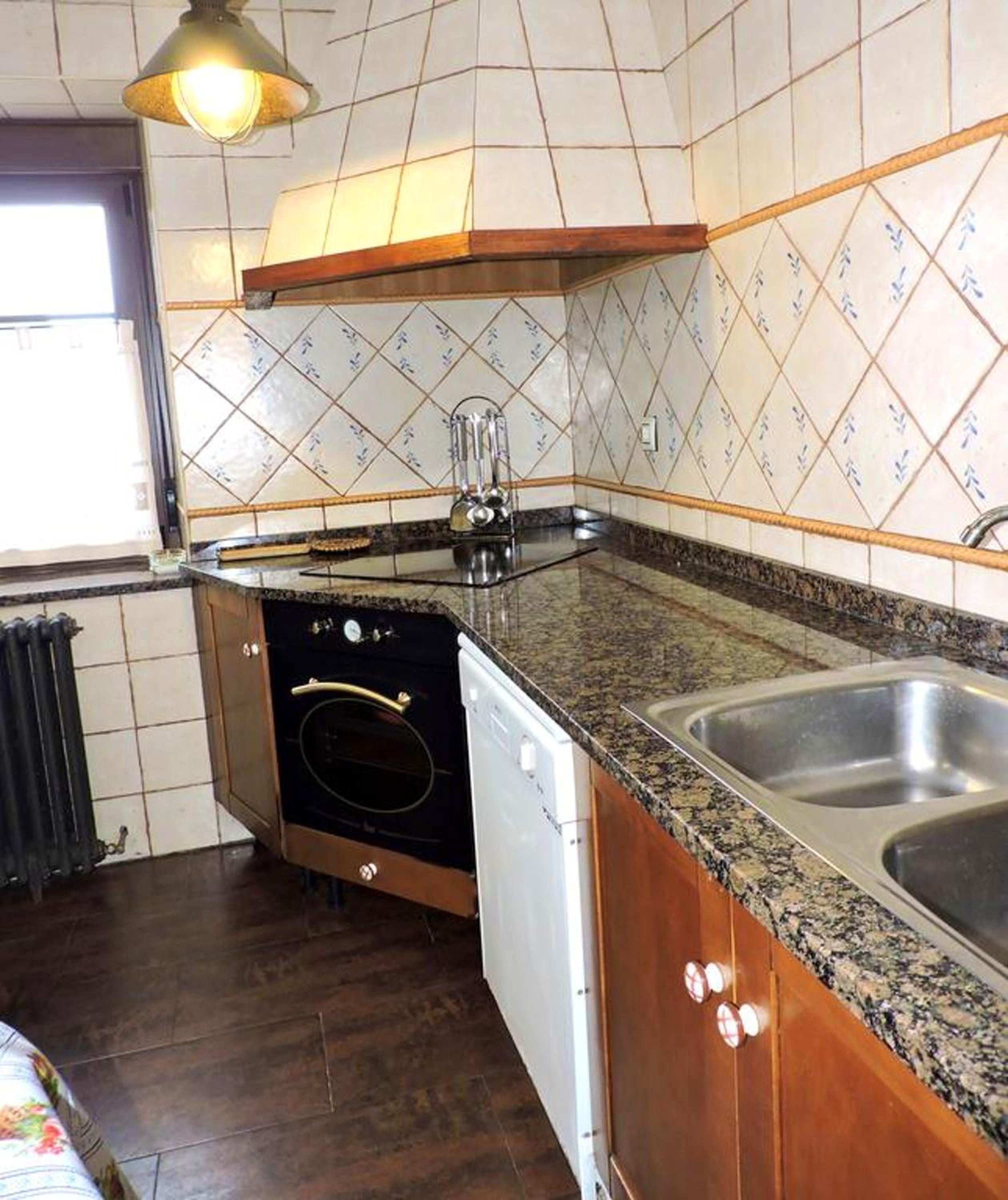 Spacious house with mountain view in Premio