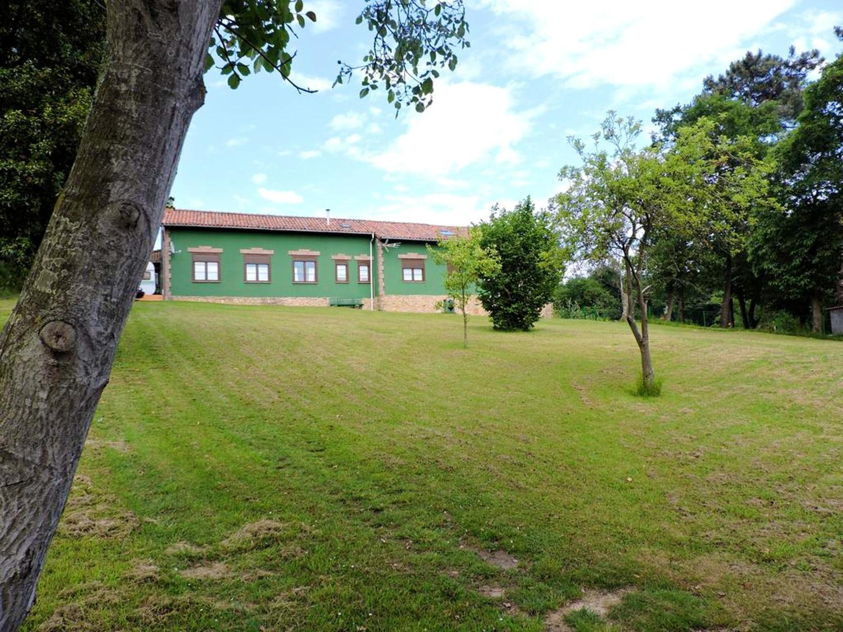 Spacious house with mountain view in Premio