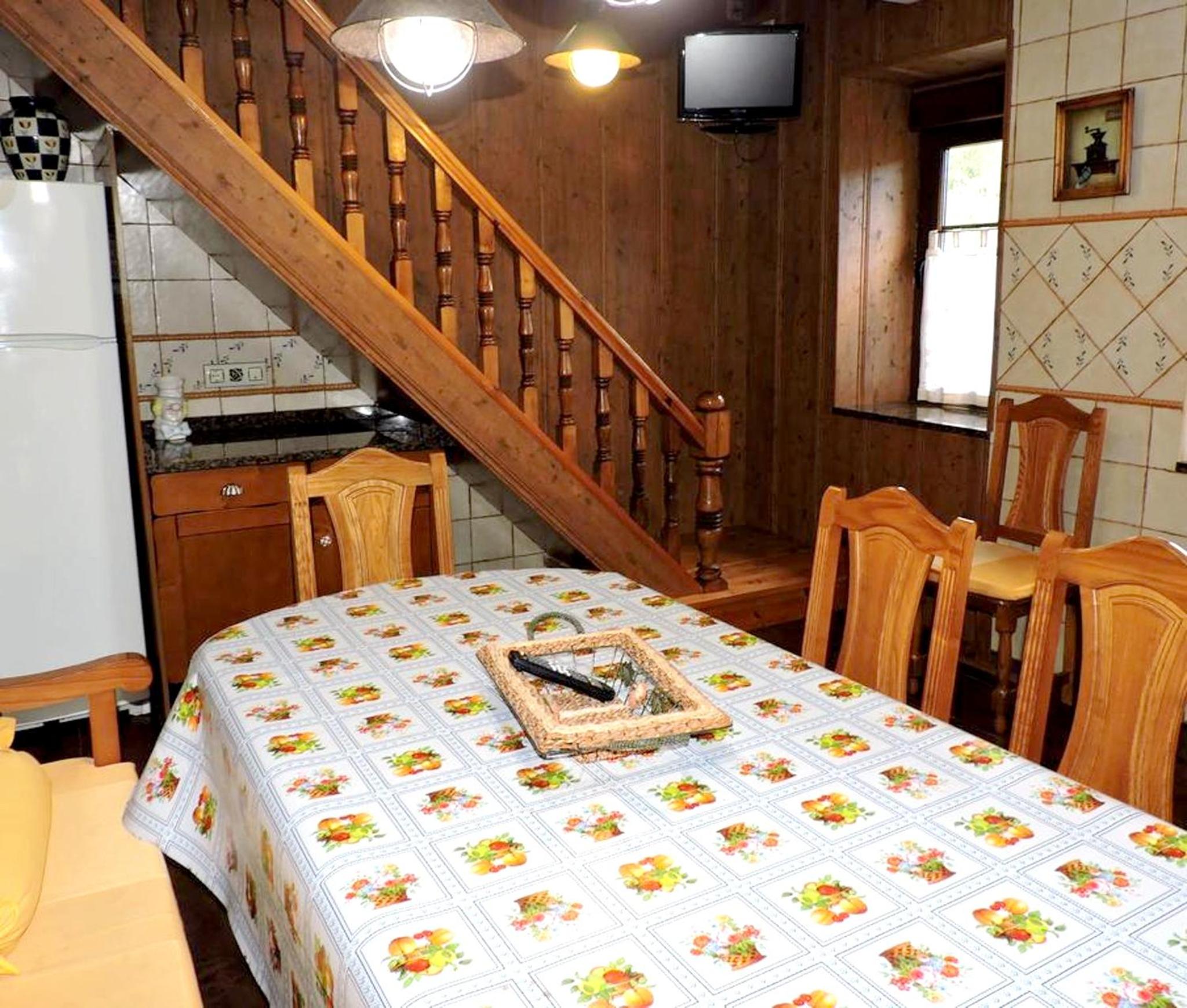 Spacious house with mountain view in Premio