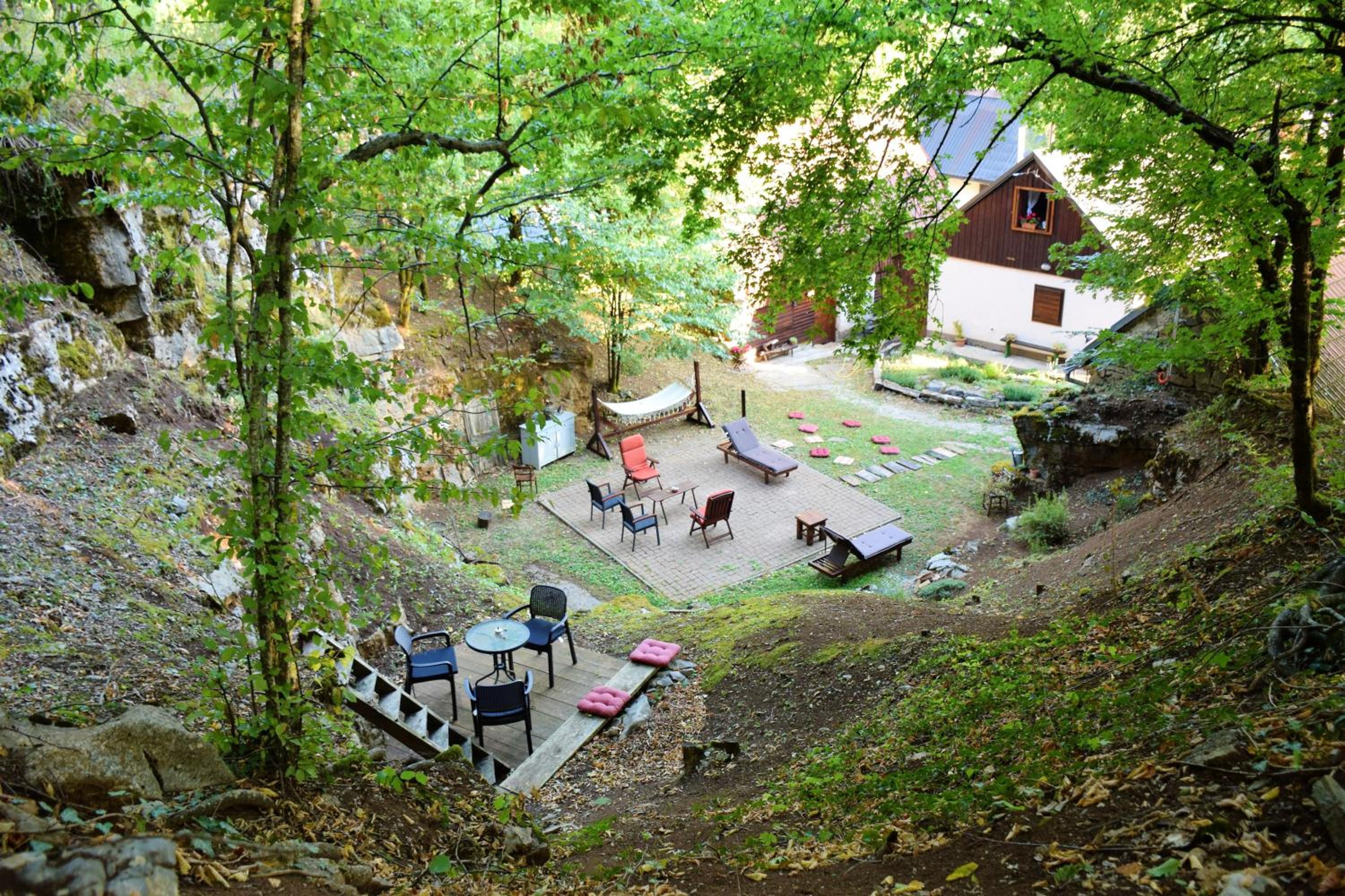 Cosy Chalet in Gospić with Jacuzzi and Mountain View