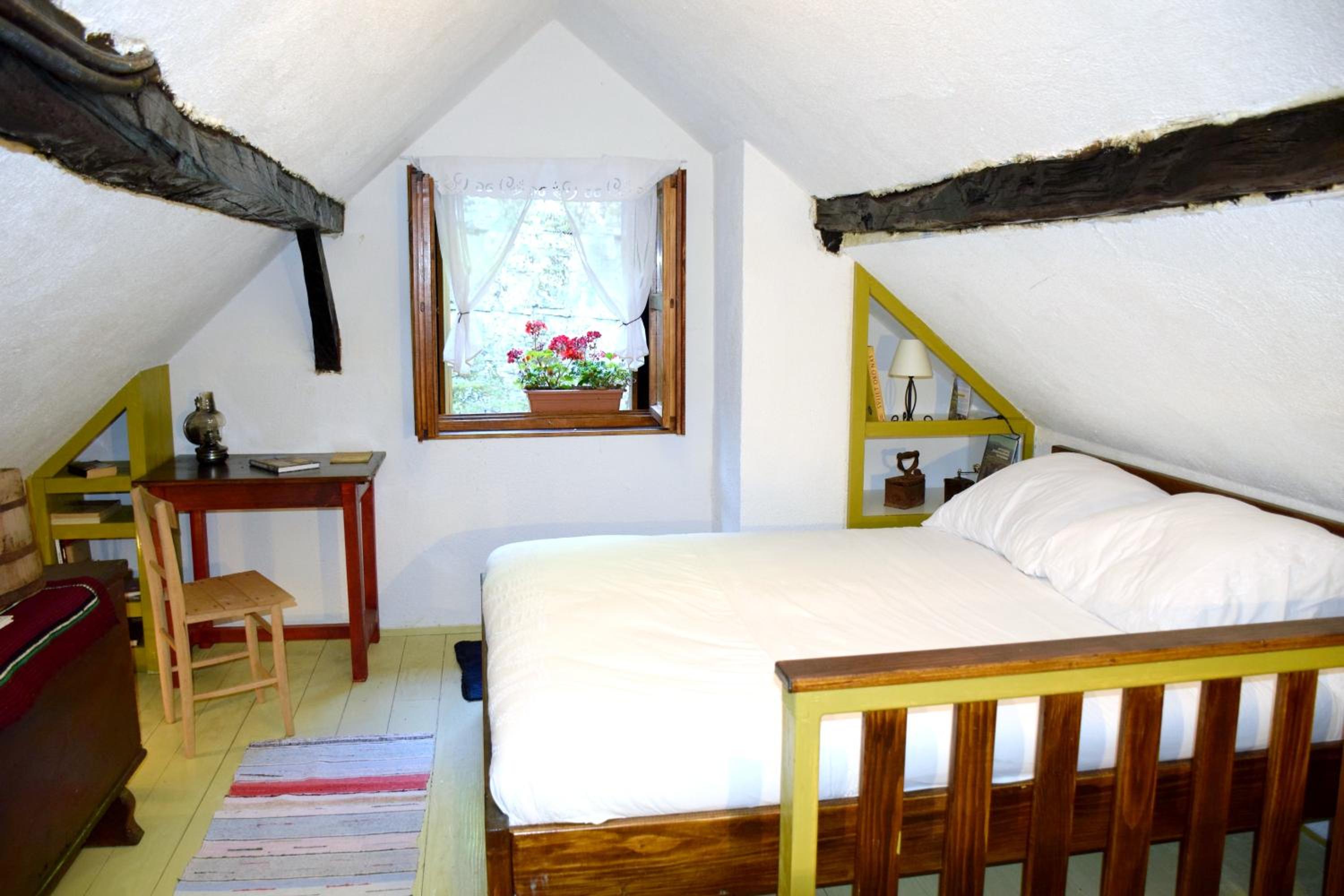 Cosy Chalet in Gospić with Jacuzzi and Mountain View