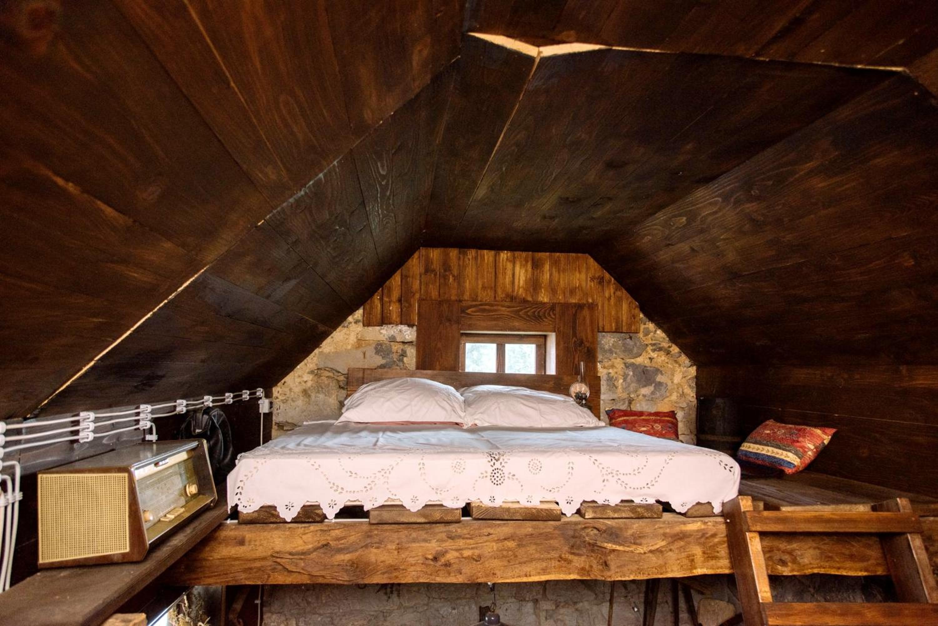 Cosy Chalet in Gospić with Jacuzzi and Mountain View