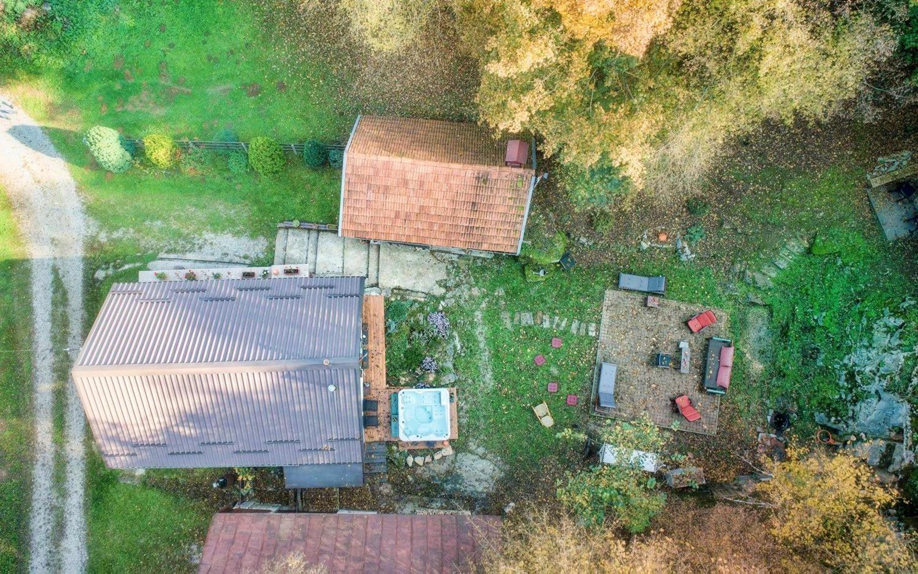 Cosy Chalet in Gospić with Jacuzzi and Mountain View