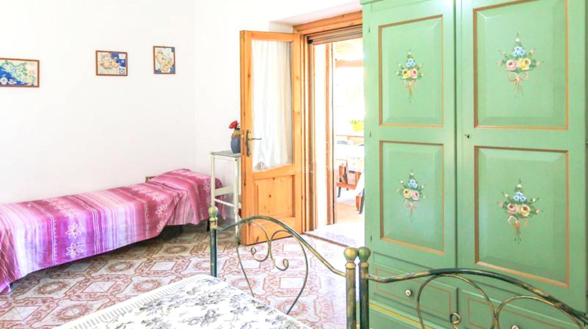 2 bedrooms appartement with shared pool enclosed garden and wifi at Castrignano del Capo 4 km away from the beach