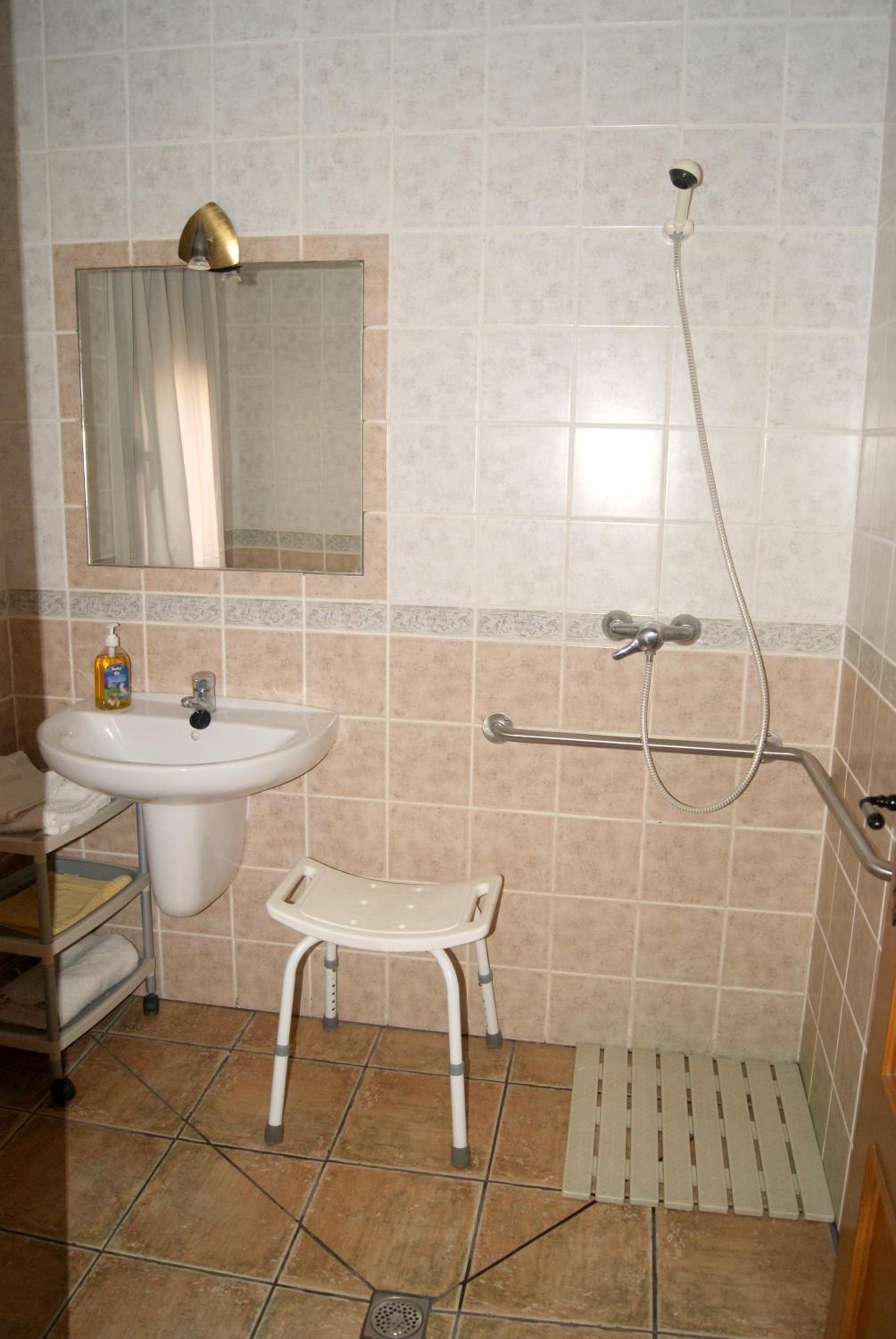 Comfortable house in Sotoserrano with mountain view