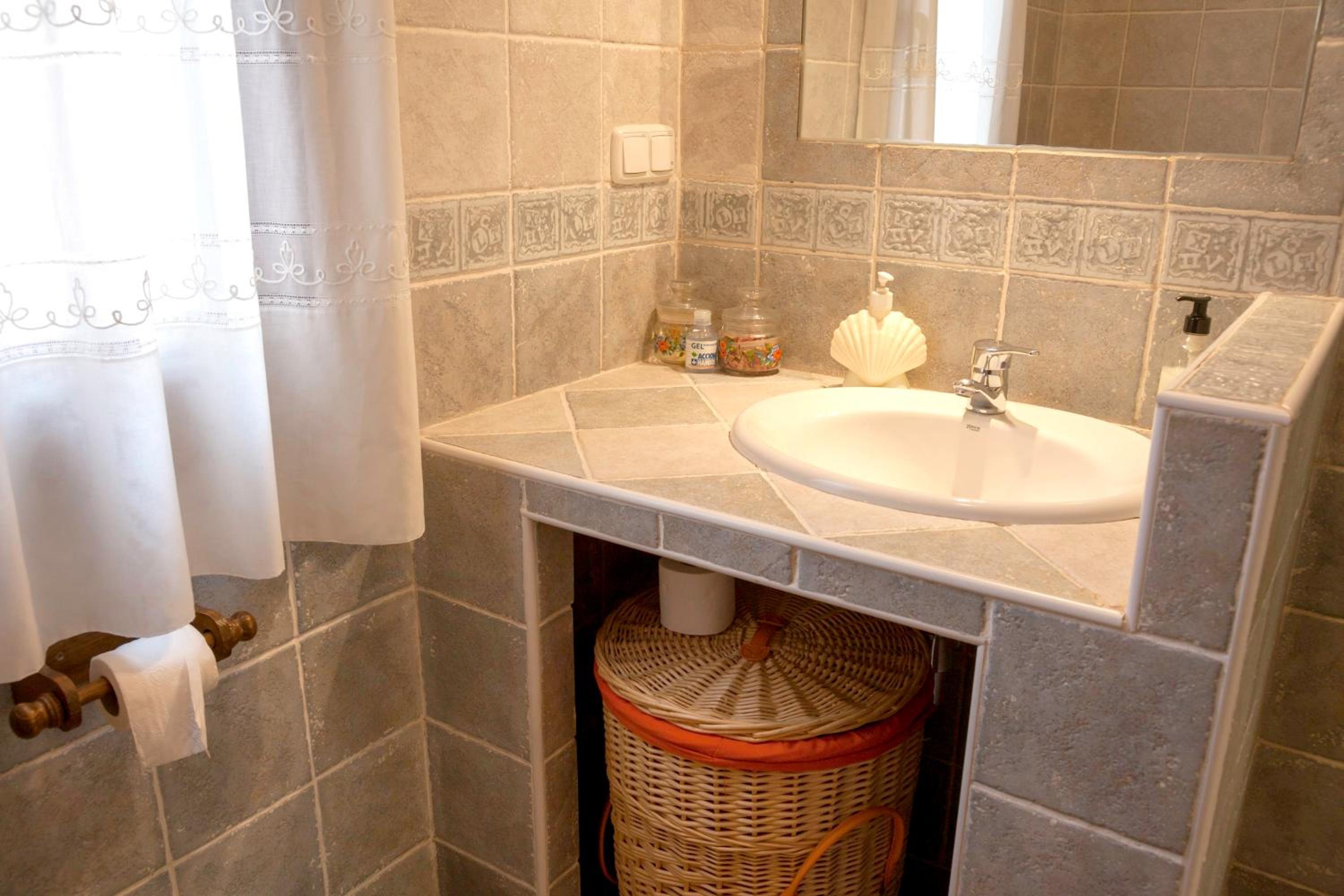 Comfortable house in Sotoserrano with mountain view