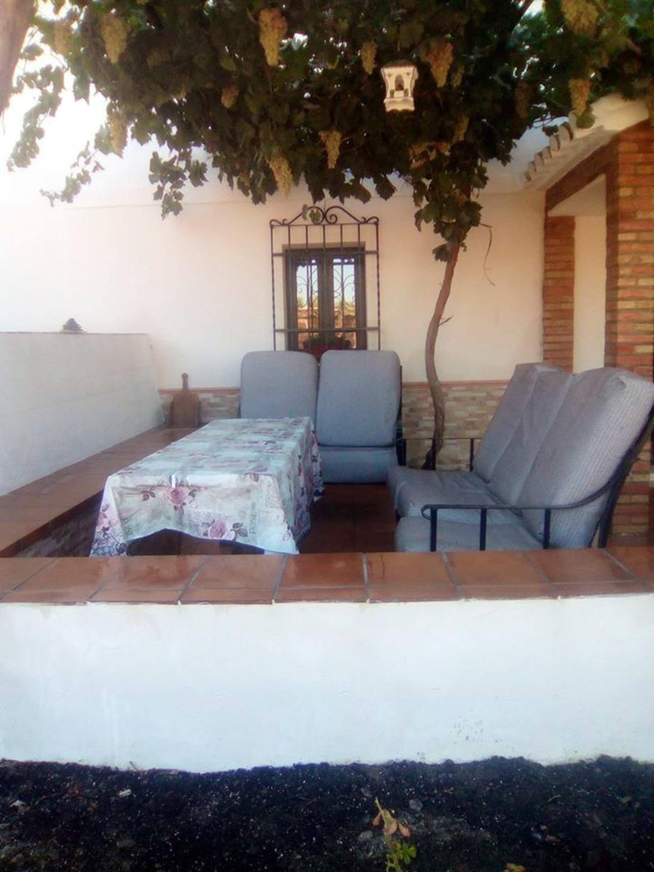 Charming House with Pool in Montilla