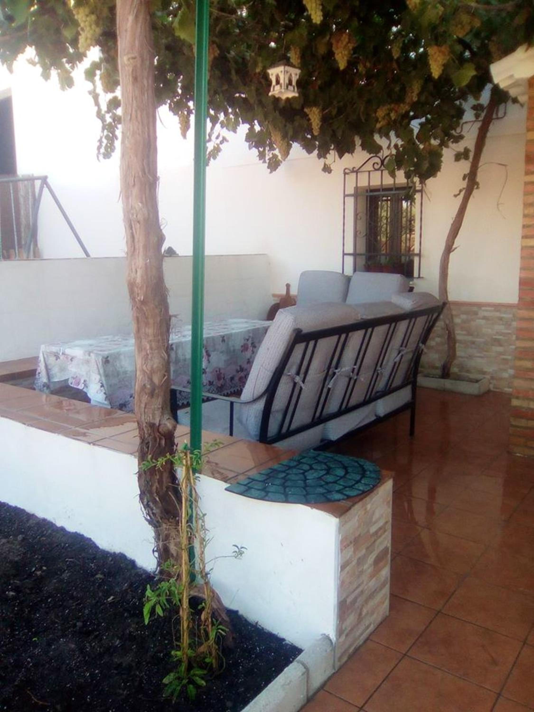 Charming House with Pool in Montilla
