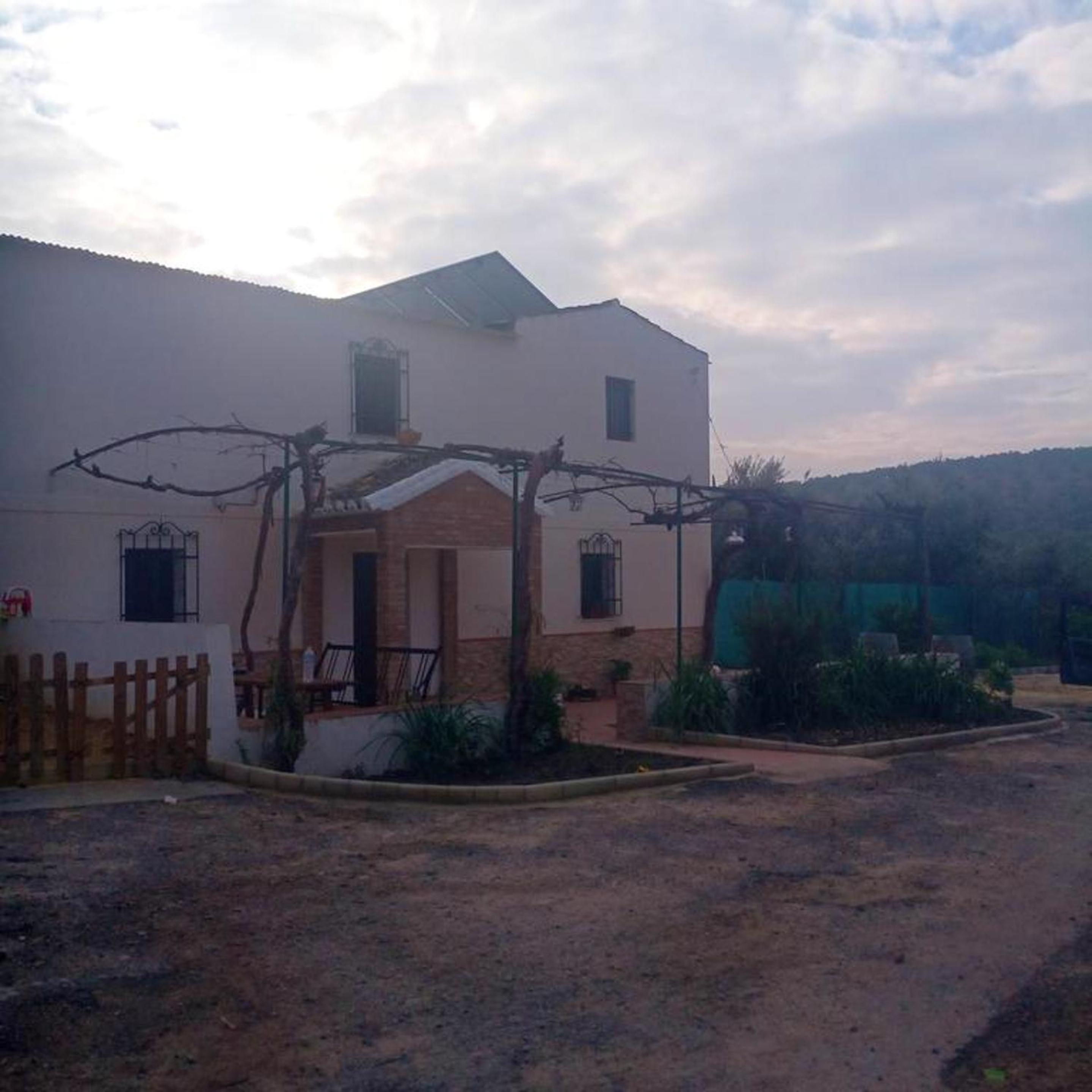 Charming House with Pool in Montilla