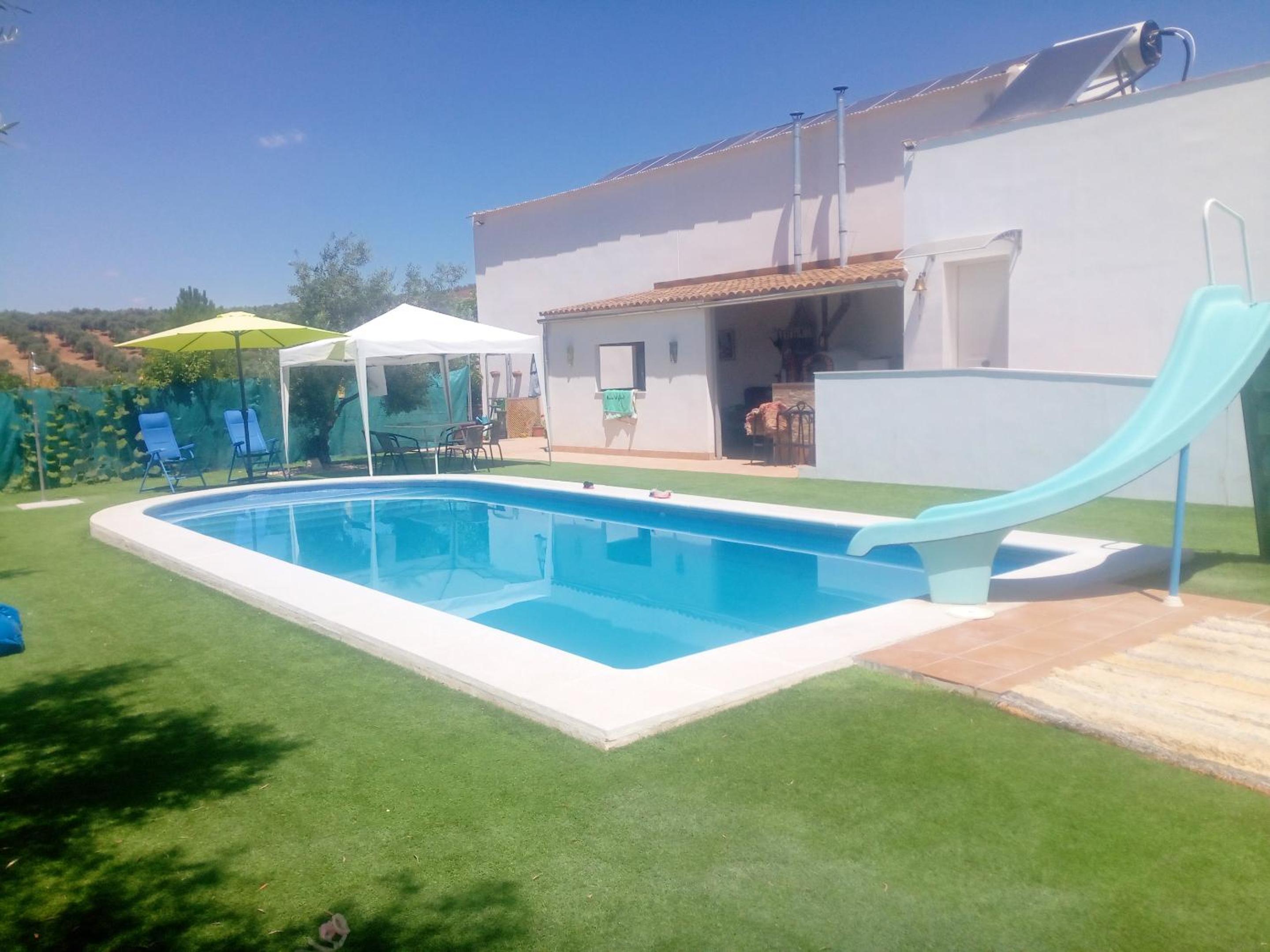 Charming House with Pool in Montilla
