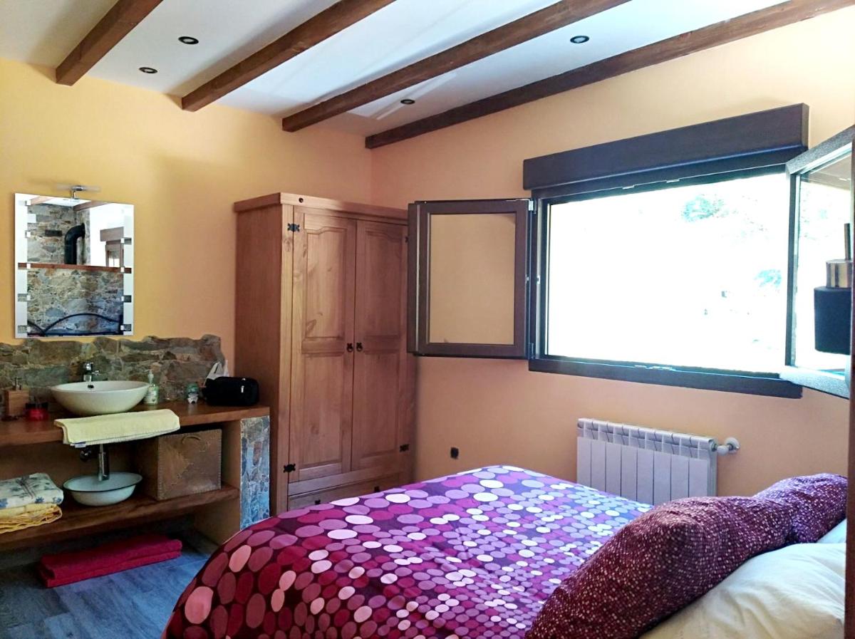 Studio with terrace and wifi at La Riera photo 4