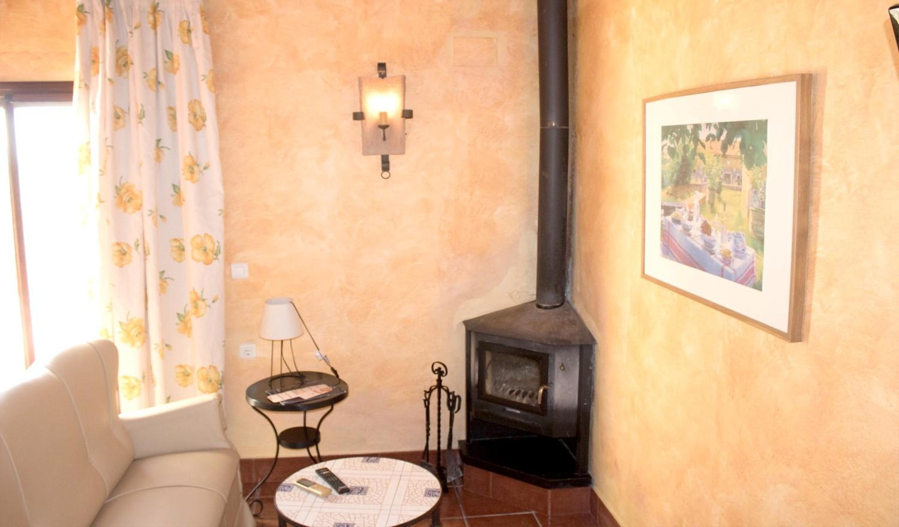 Charming House in Estepa with Mountain View photo 3