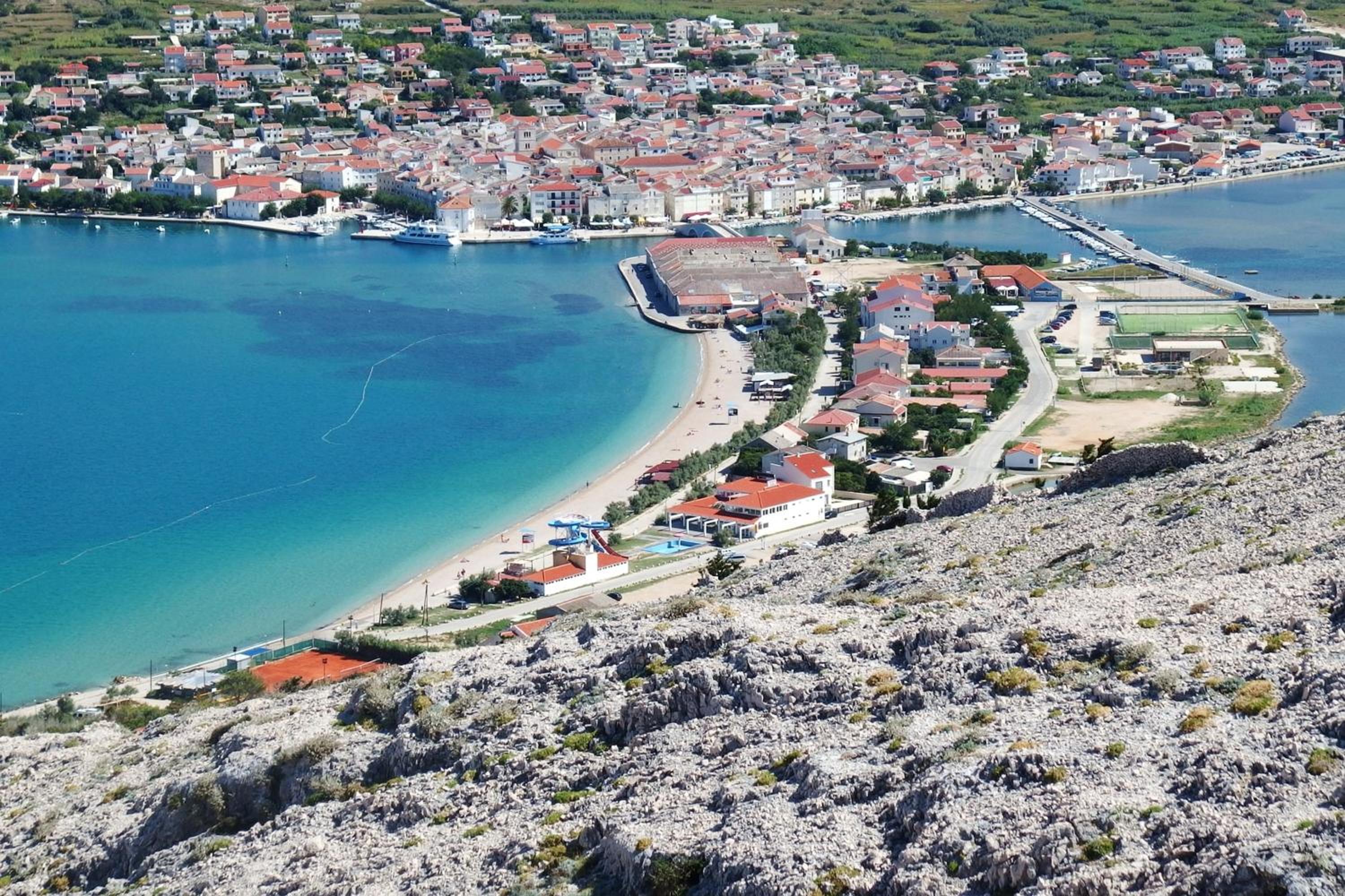 Charming Apartment in Pag with Sea View, 40 sqm