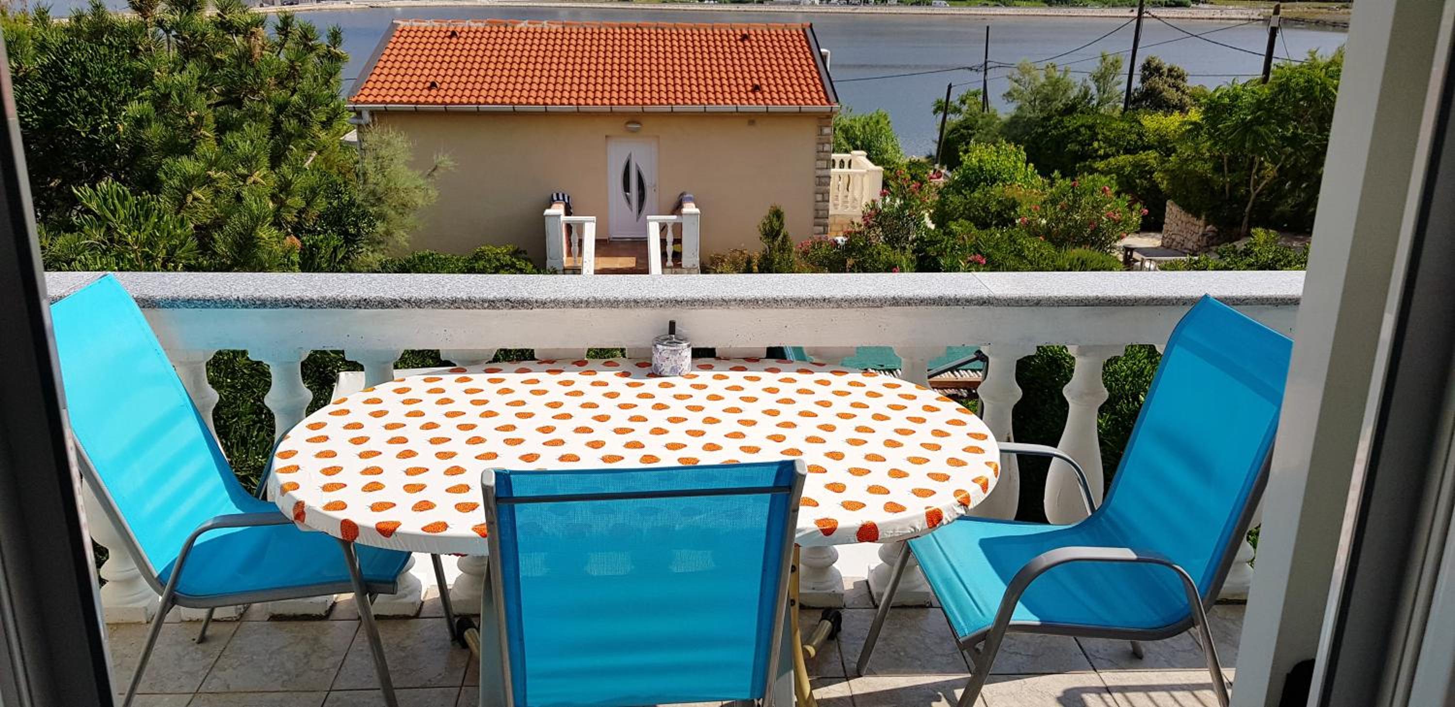 Charming Apartment in Pag with Sea View, 40 sqm