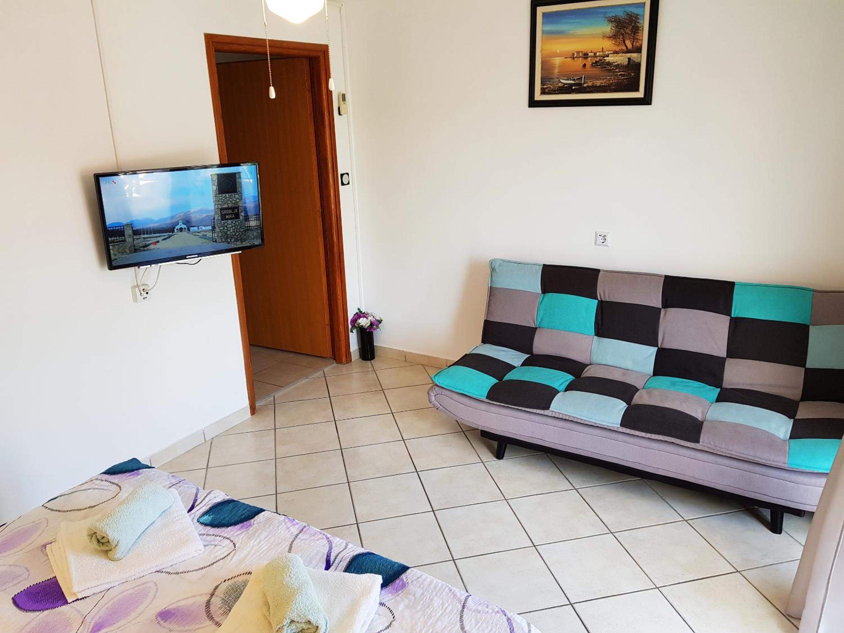 Charming Apartment in Pag with Sea View, 40 sqm