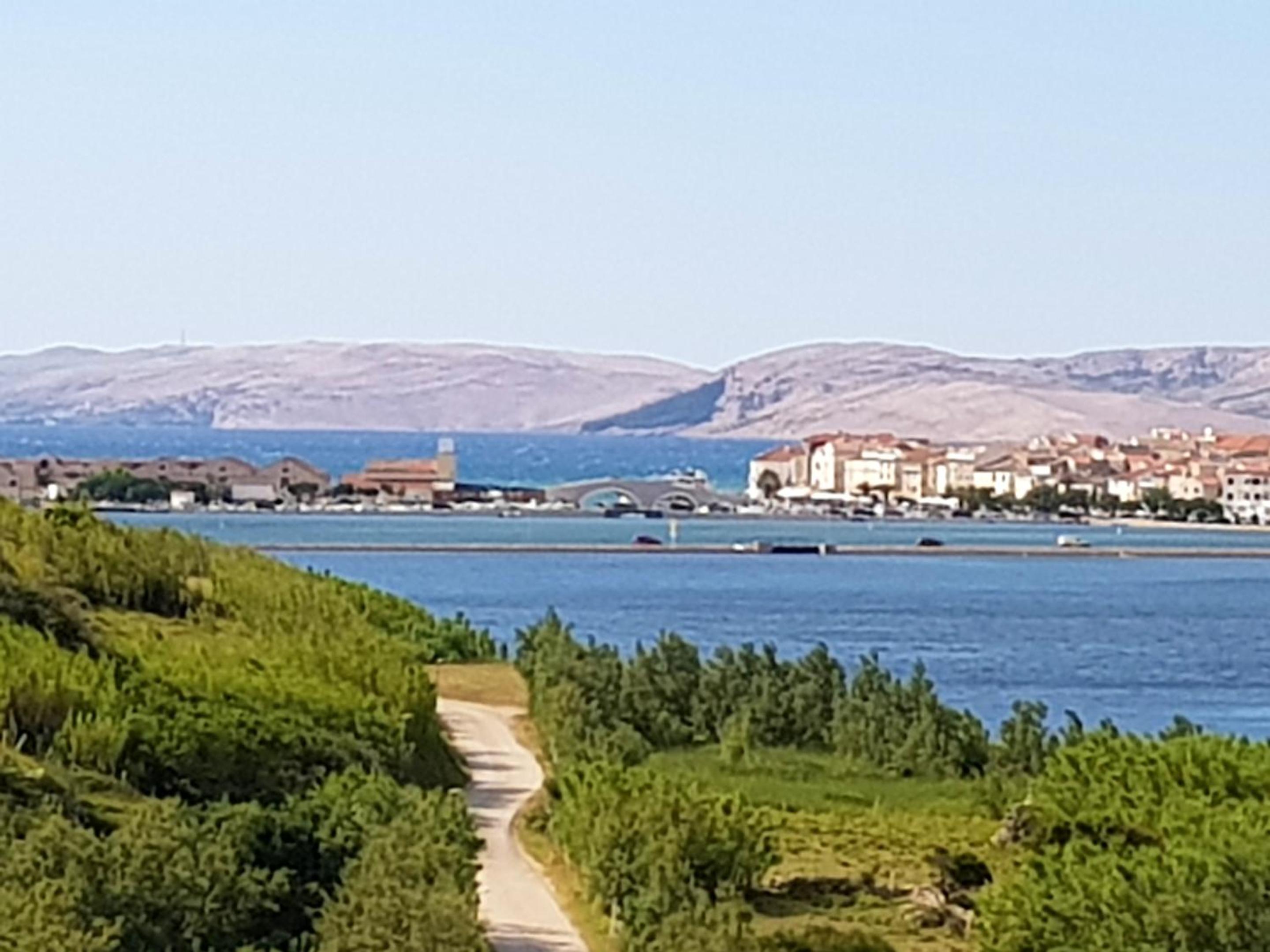 Charming Apartment in Pag with Sea View, 40 sqm