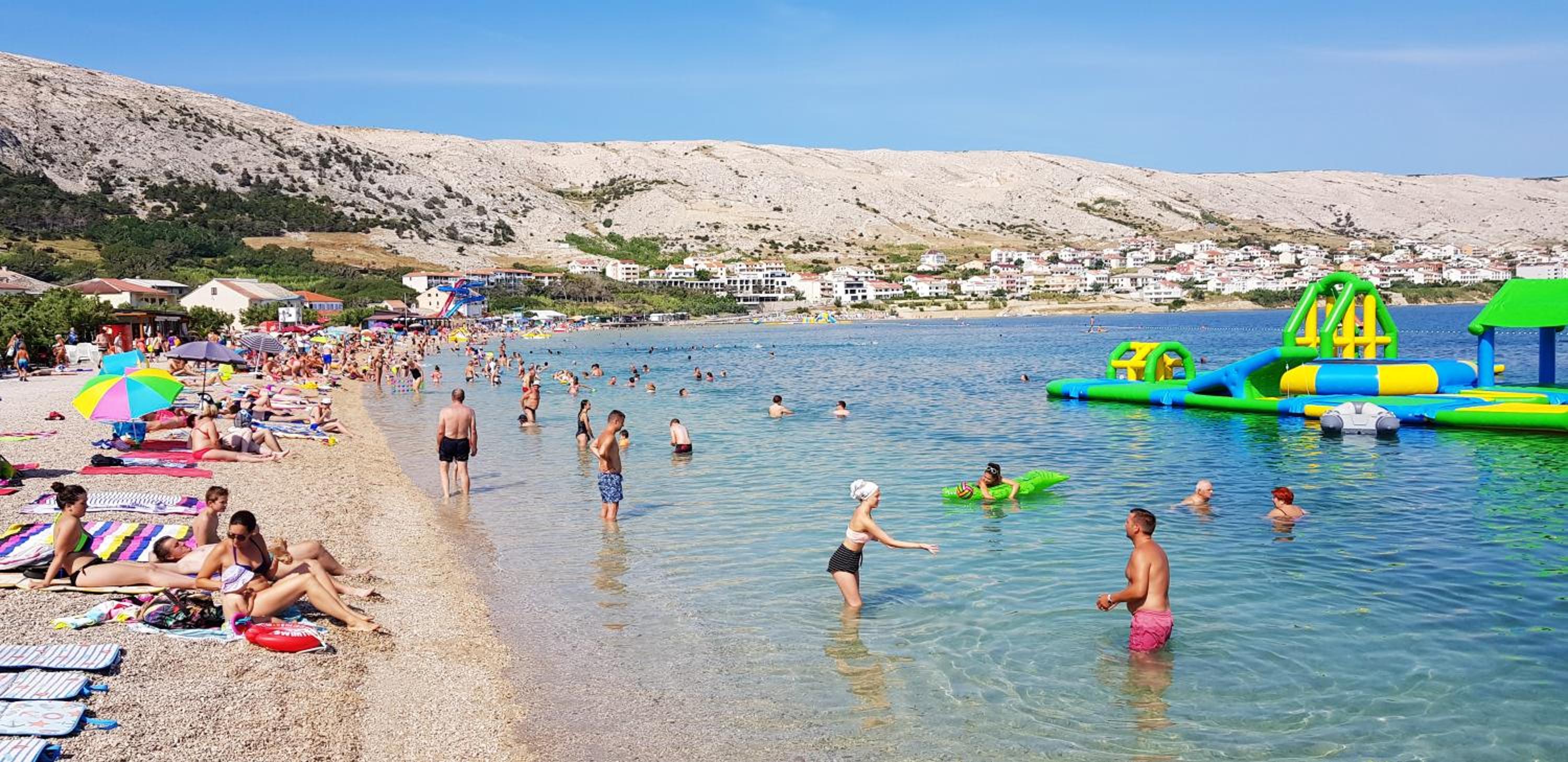 Charming Apartment in Pag with Sea View, 40 sqm
