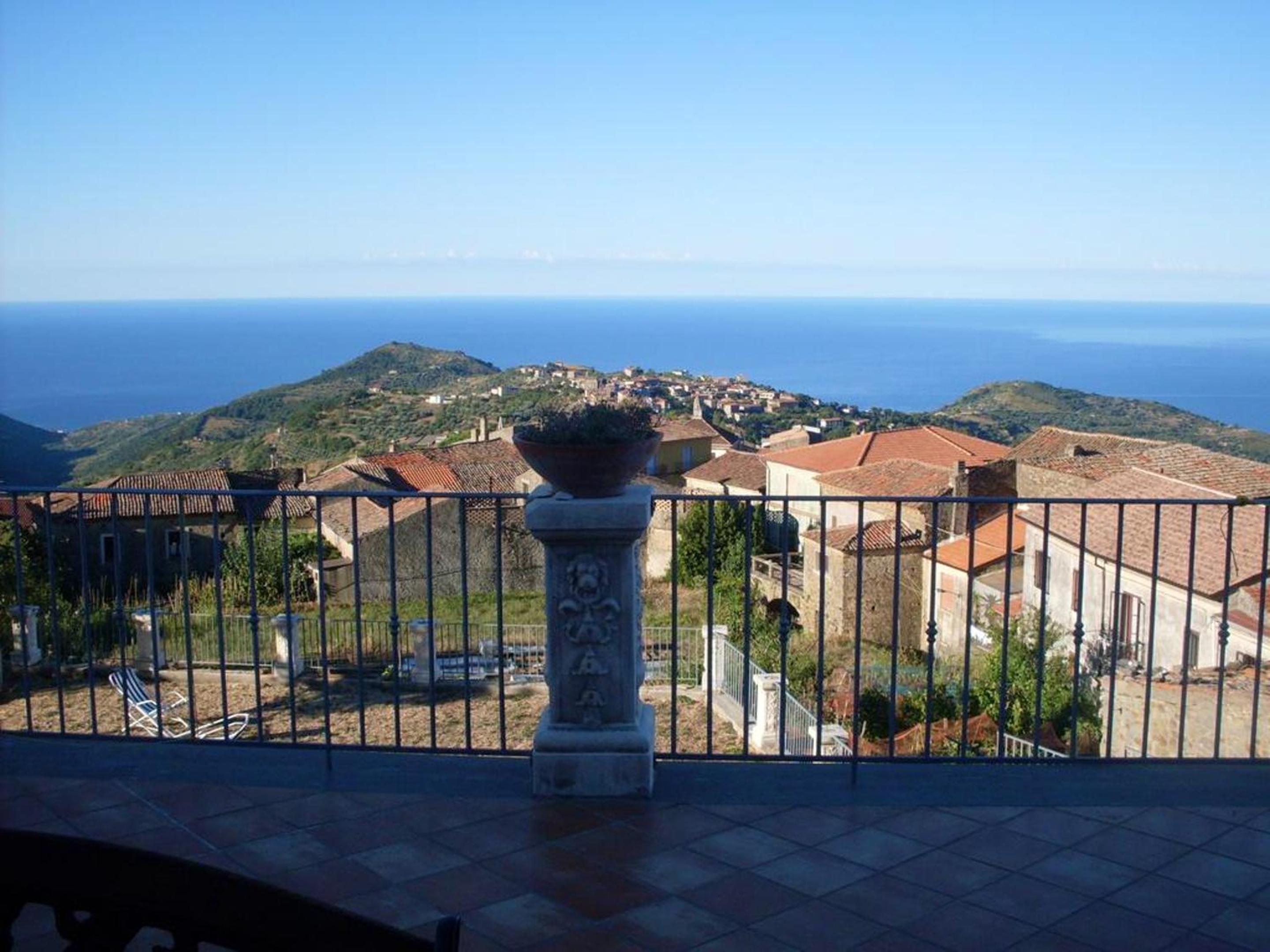 Charming Apartment + Sea View + San Mauro Cilento + 45m²
