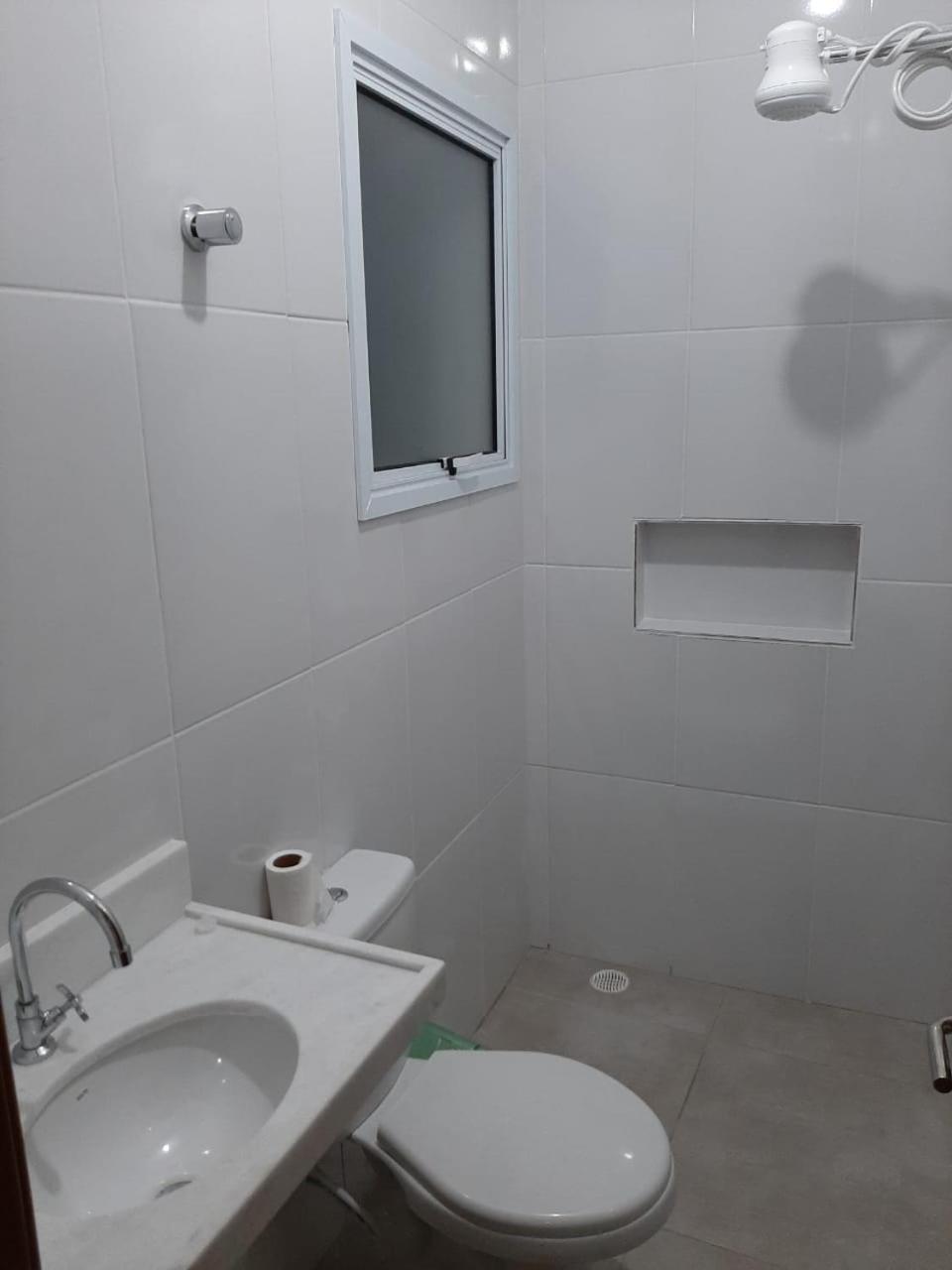 Sobrado frente ao SESC, WIFI 300MB, 2 vagas auto, cozinha, churrasqueira, moderno e reformado